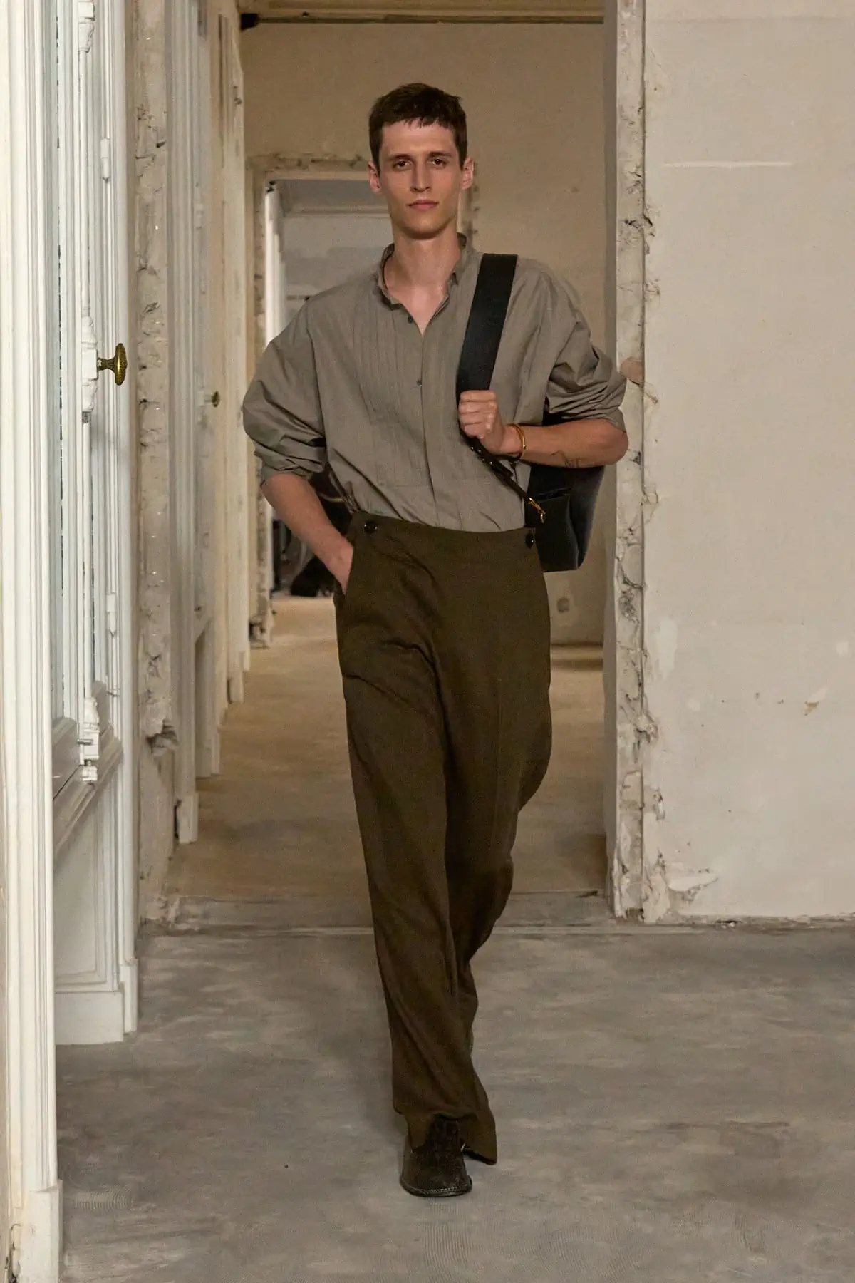 AMI Paris Printemps 2025, le chic parisien sans effort pour un été décontracté