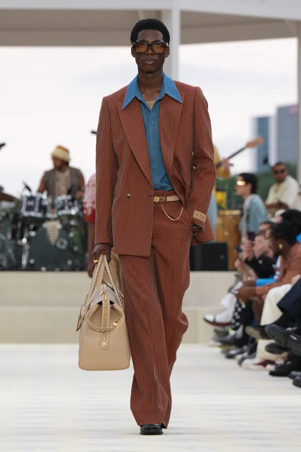 AMIRI Printemps 2025, Le glam californien de rêve réimagine le cool du milieu du siècle