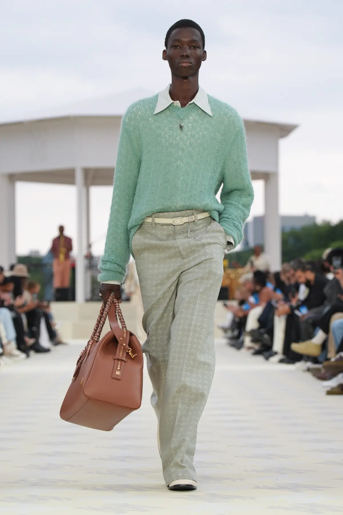 AMIRI Printemps 2025, Le glam californien de rêve réimagine le cool du milieu du siècle