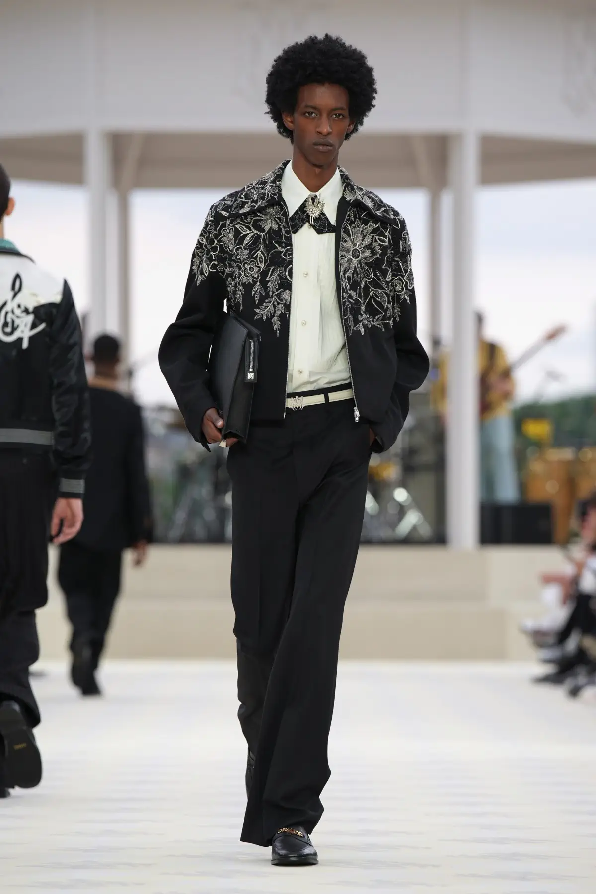 AMIRI Printemps 2025, Le glam californien de rêve réimagine le cool du milieu du siècle