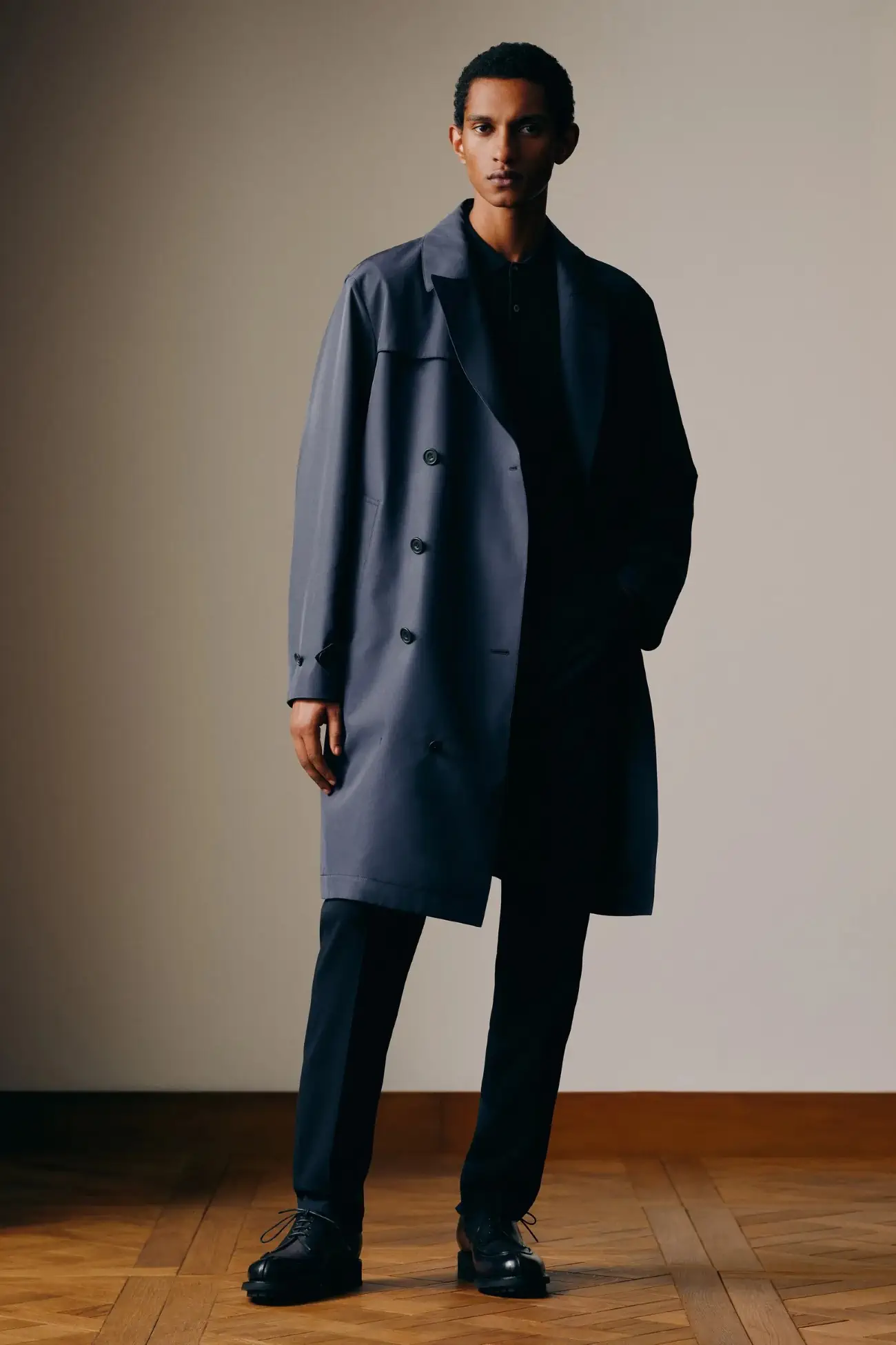 Berluti Printemps 2025, des baskets élégantes au chic olympique, une collection pour l'homme moderne