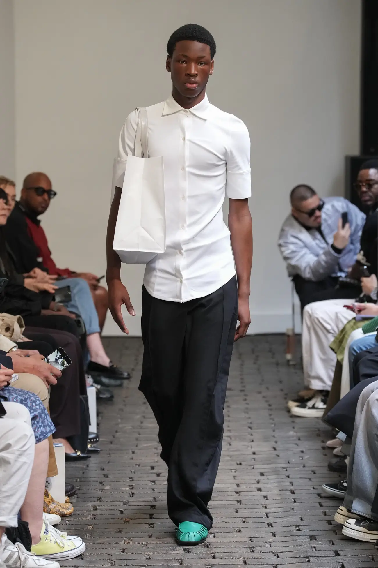 Pour Printemps 2025, Bianca Saunders revisite ses racines jamaïcaines