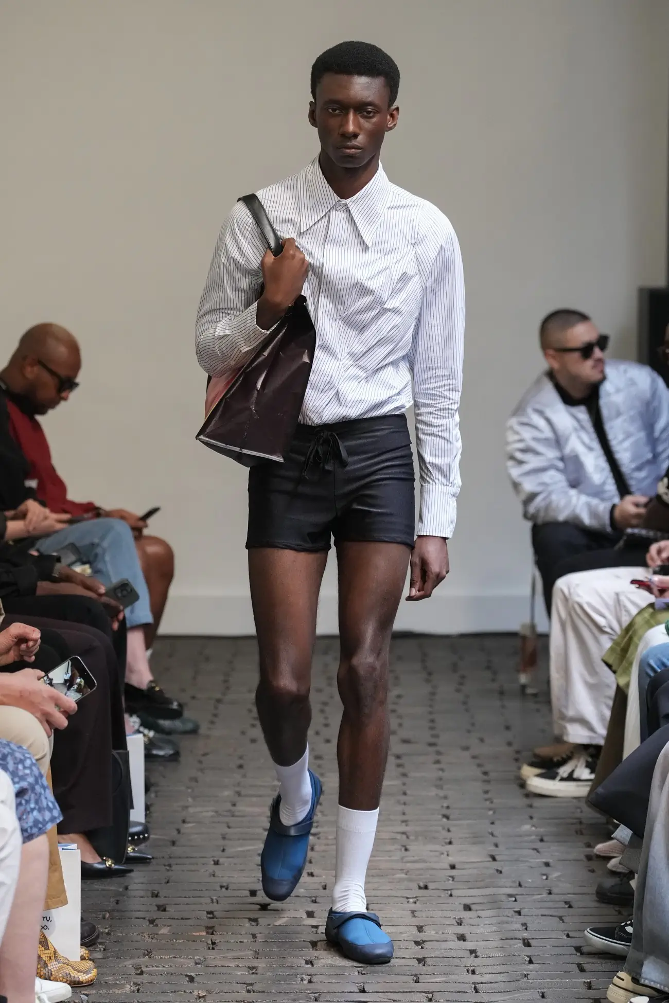 Pour Printemps 2025, Bianca Saunders revisite ses racines jamaïcaines