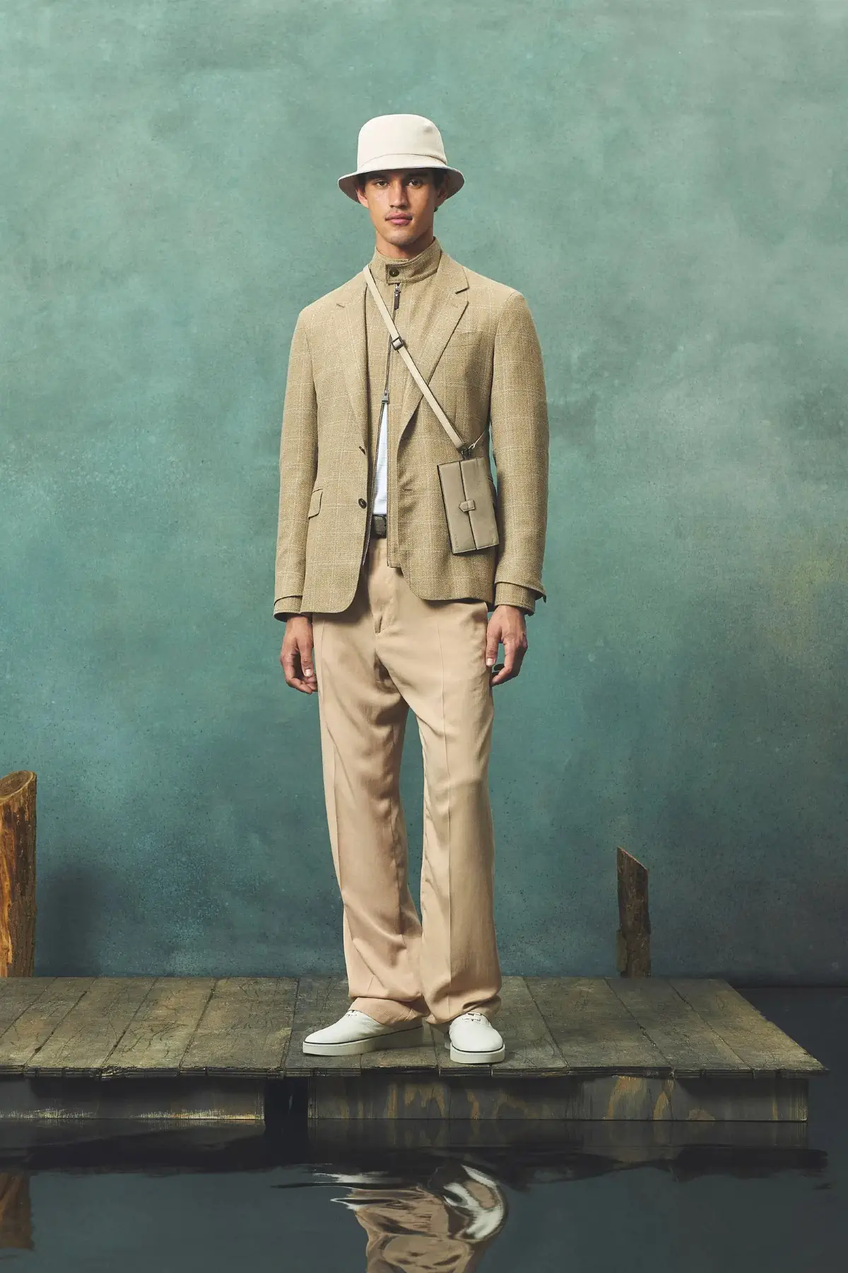 Canali dévoile une collection Printemps 2025 sereine, imprégnée d'héritage et conçue pour la vie moderne