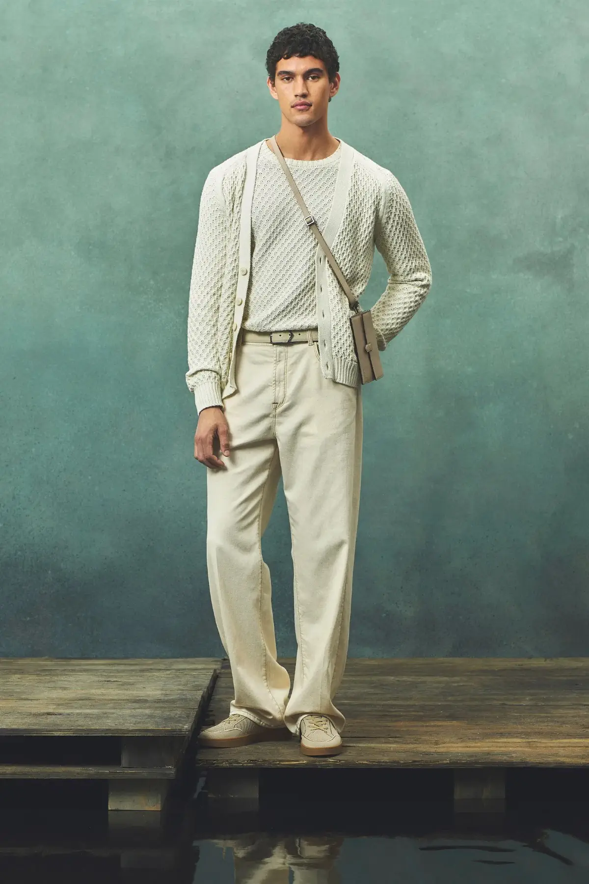 Canali dévoile une collection Printemps 2025 sereine, imprégnée d'héritage et conçue pour la vie moderne