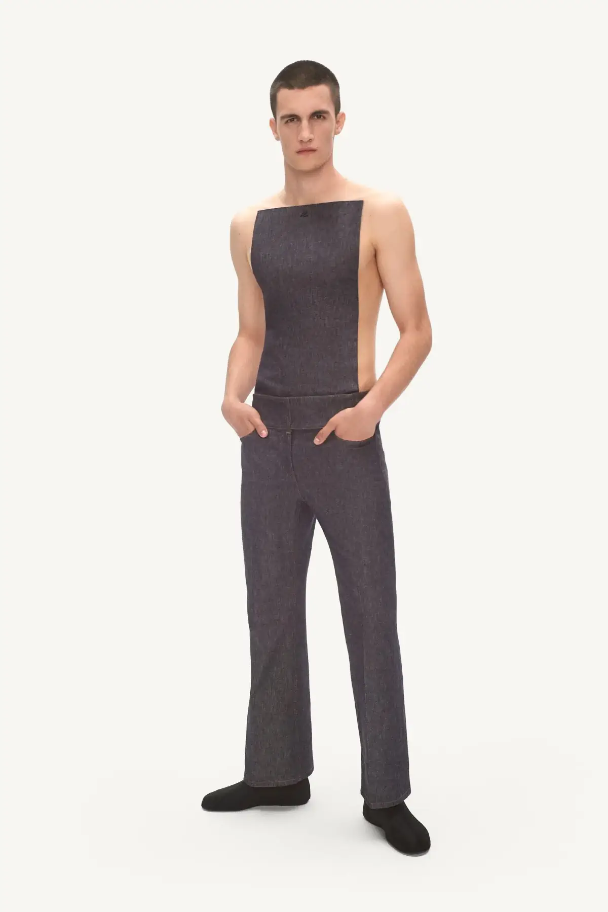 courrèges Printemps 2025, une évasion ensoleillée de la morosité parisienne