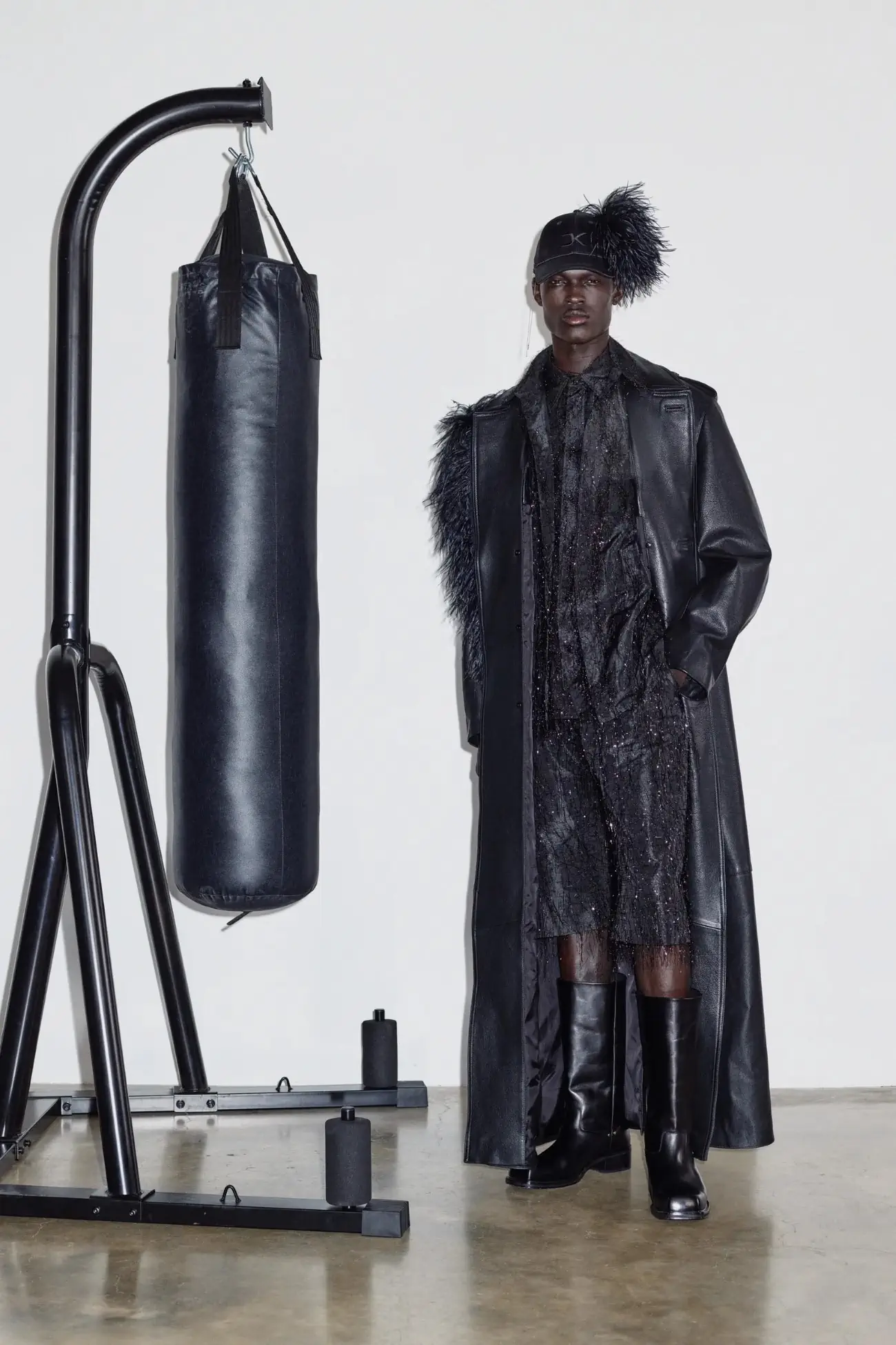 David Koma Printemps 2025, une célébration de la dualité pour l'homme moderne