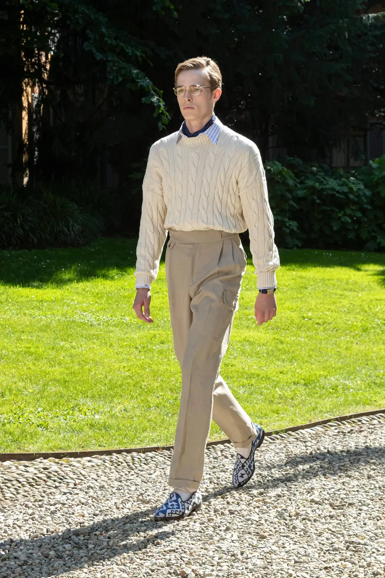 La collection Printemps 2025 de dunhill, une leçon d'élégance sartoriale britannique