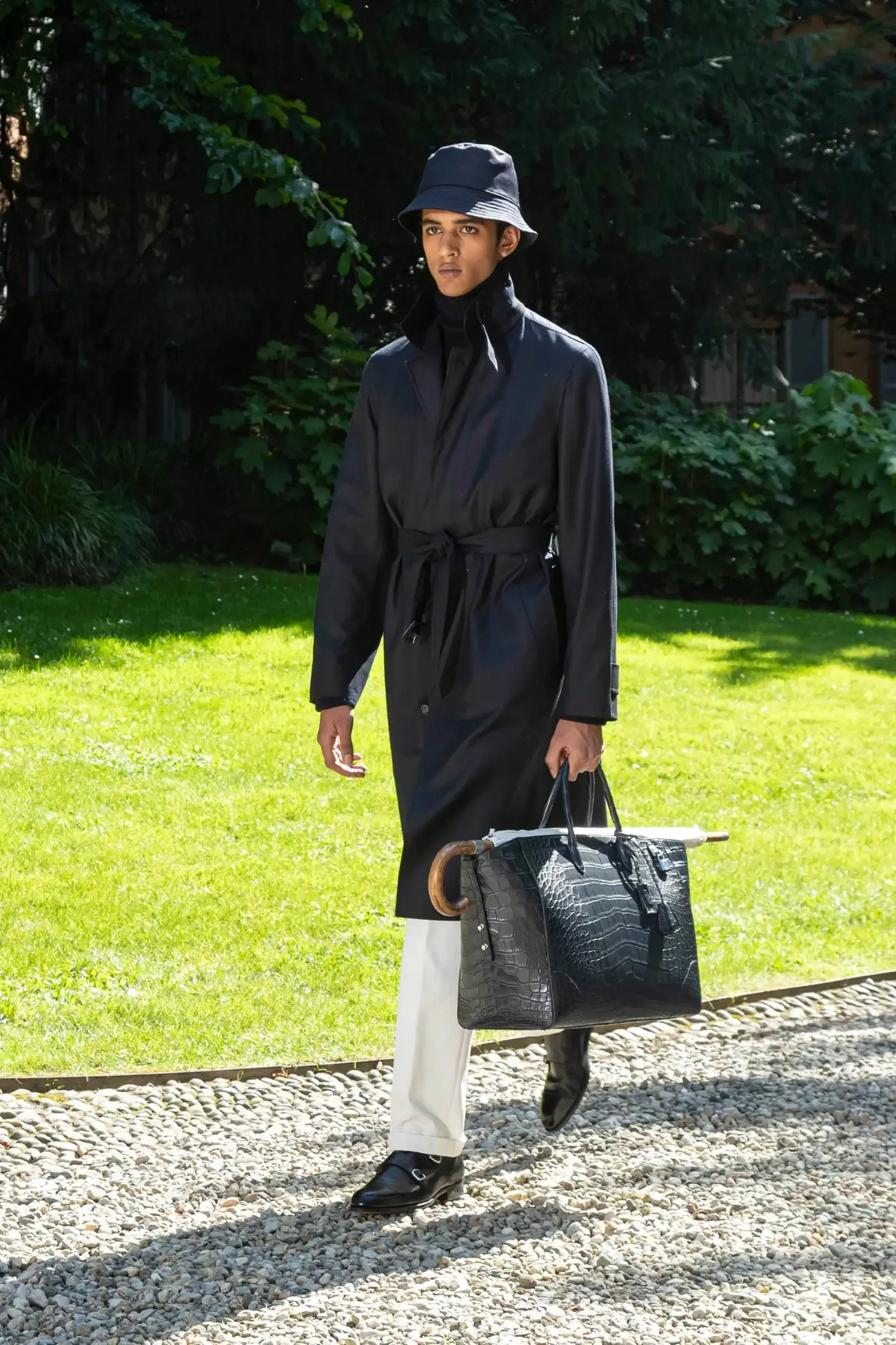 La collection Printemps 2025 de dunhill, une leçon d'élégance sartoriale britannique