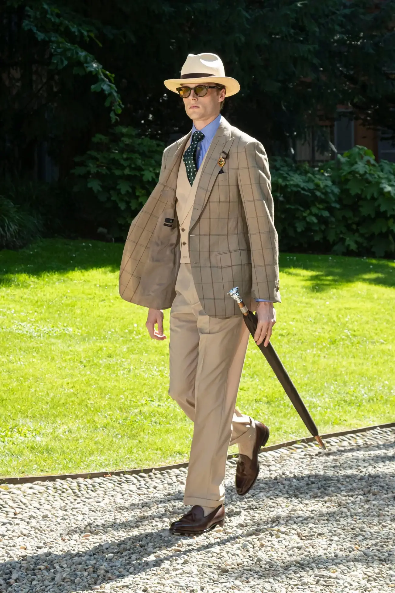 La collection Printemps 2025 de dunhill, une leçon d'élégance sartoriale britannique