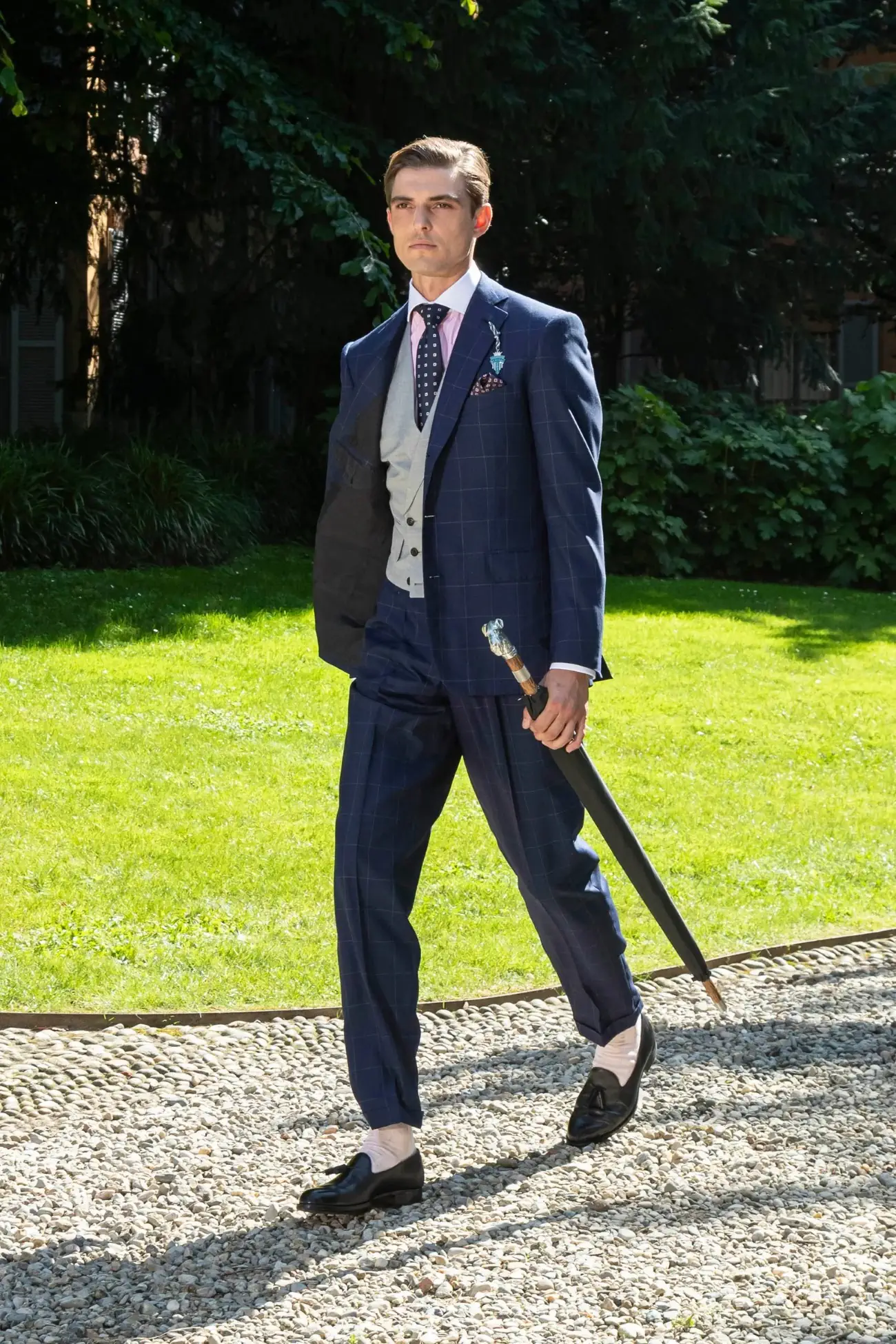 La collection Printemps 2025 de dunhill, une leçon d'élégance sartoriale britannique