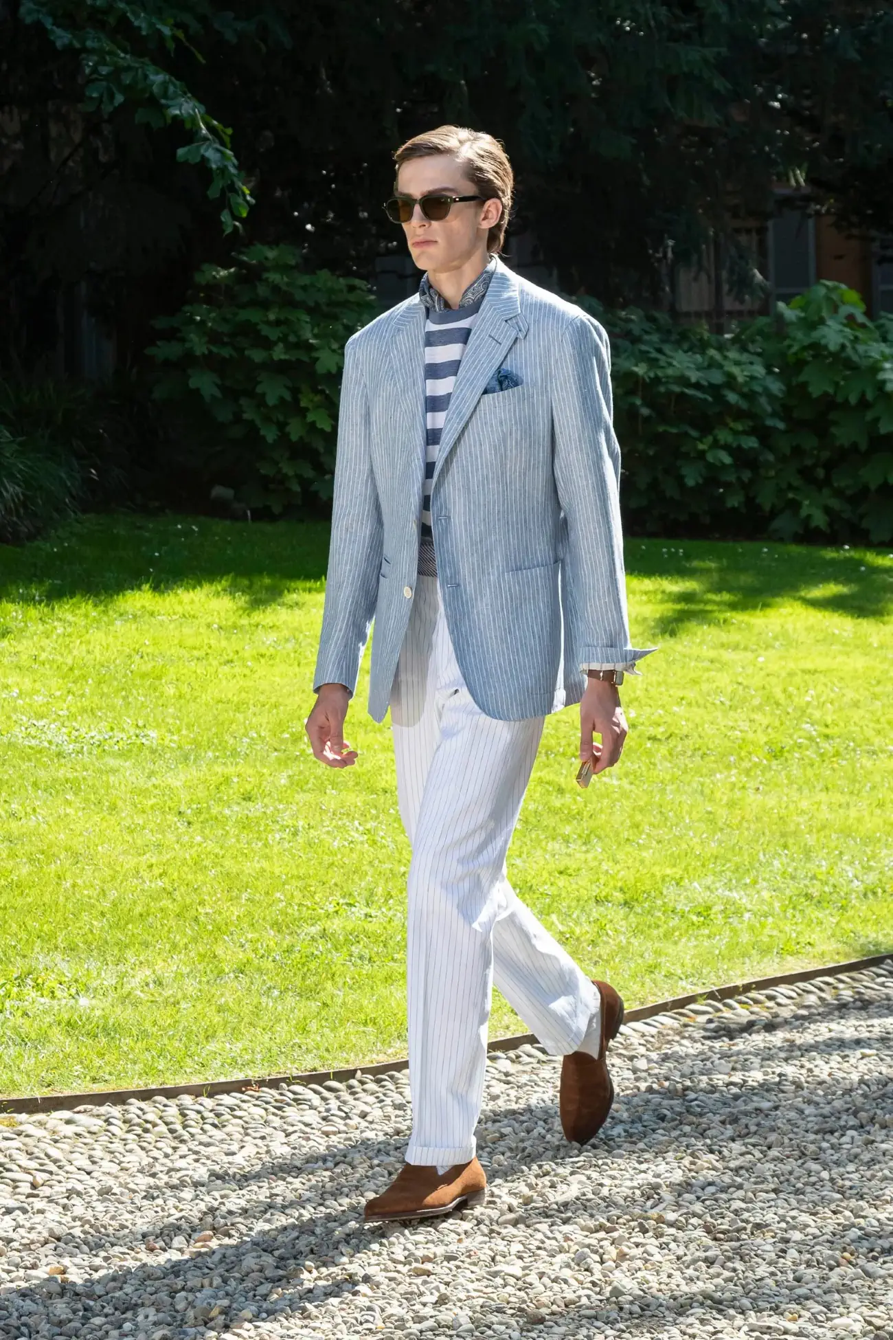 La collection Printemps 2025 de dunhill, une leçon d'élégance sartoriale britannique