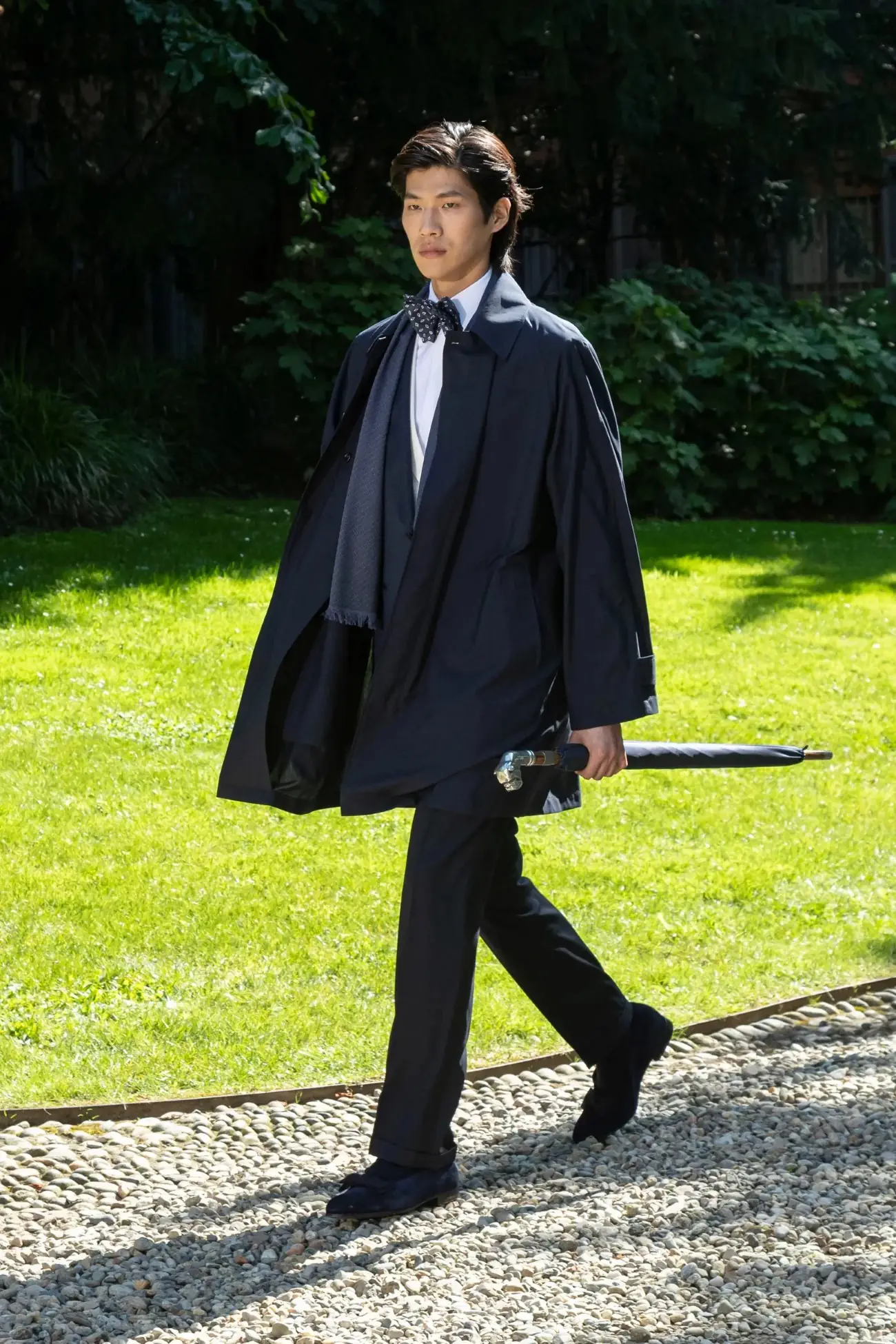 La collection Printemps 2025 de dunhill, une leçon d'élégance sartoriale britannique