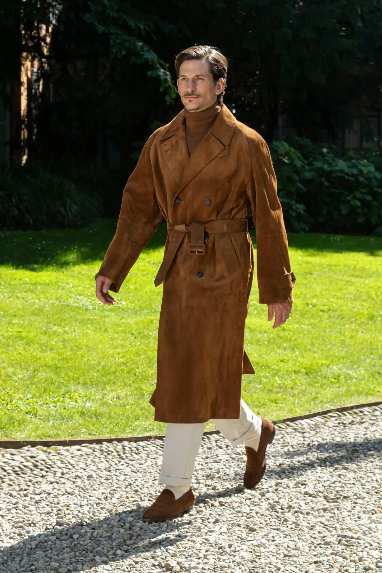 La collection Printemps 2025 de dunhill, une leçon d'élégance sartoriale britannique