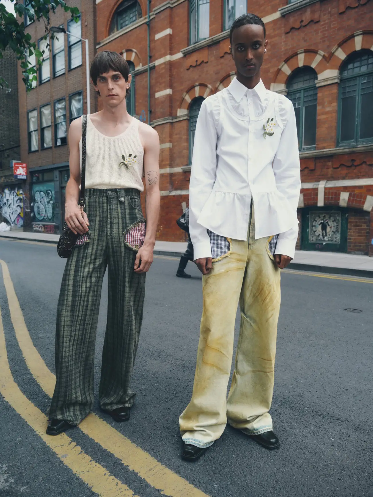 La collection Printemps 2025 d'EGONLAB, une exploration de la familiarité et de la fraîcheur inspirée de Londres