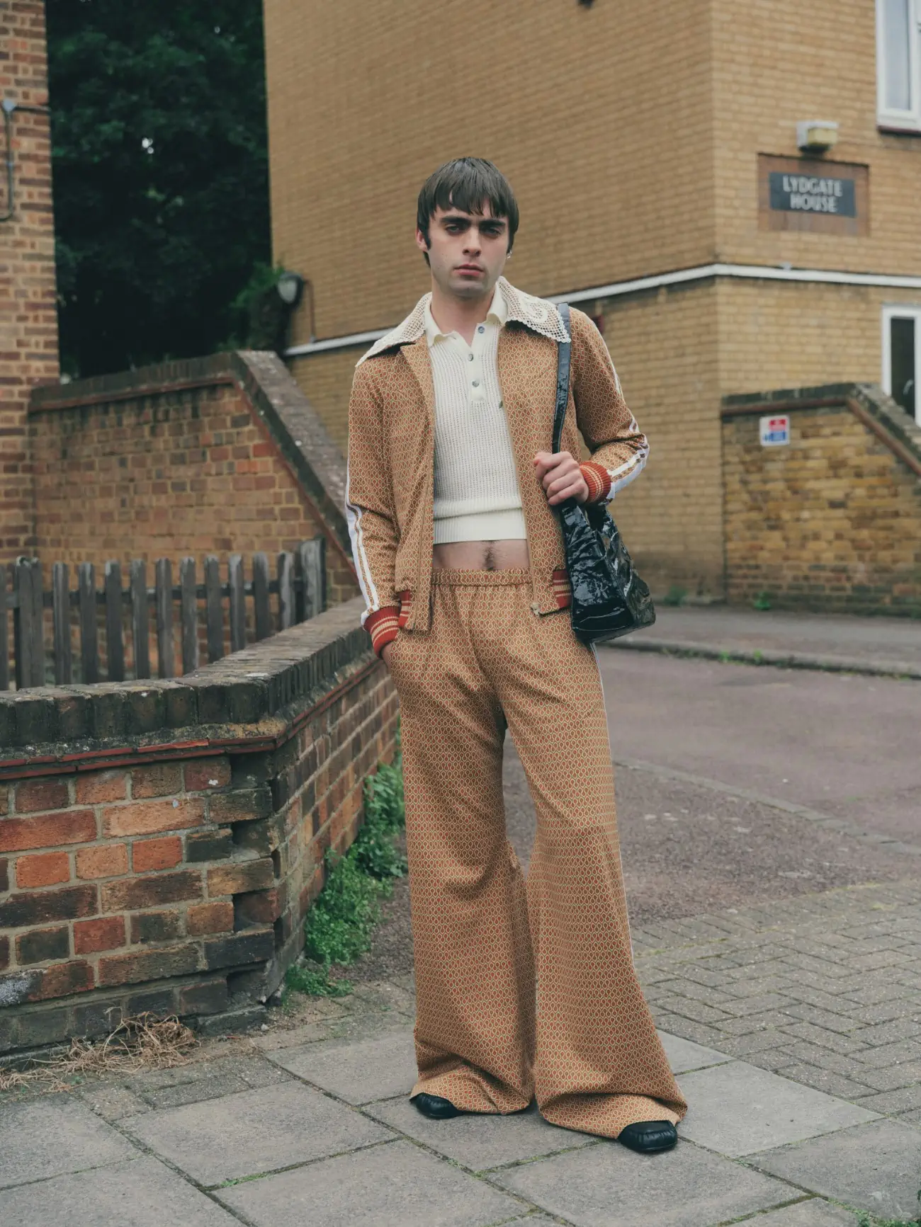 La collection Printemps 2025 d'EGONLAB, une exploration de la familiarité et de la fraîcheur inspirée de Londres