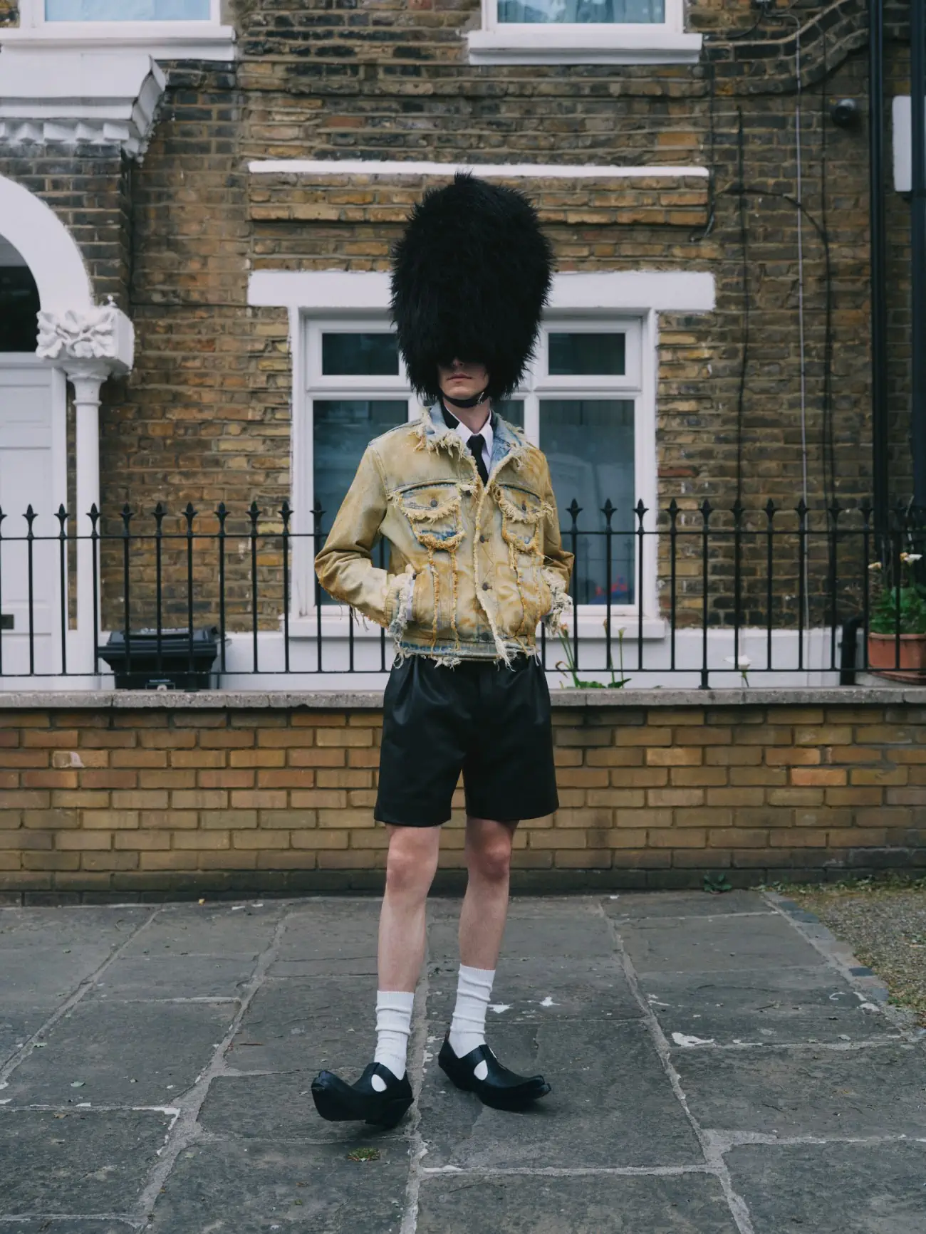 La collection Printemps 2025 d'EGONLAB, une exploration de la familiarité et de la fraîcheur inspirée de Londres