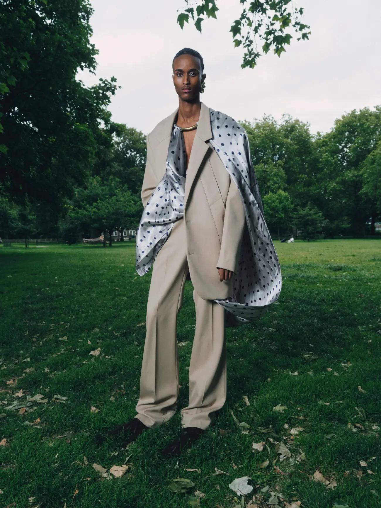 La collection Printemps 2025 d'EGONLAB, une exploration de la familiarité et de la fraîcheur inspirée de Londres