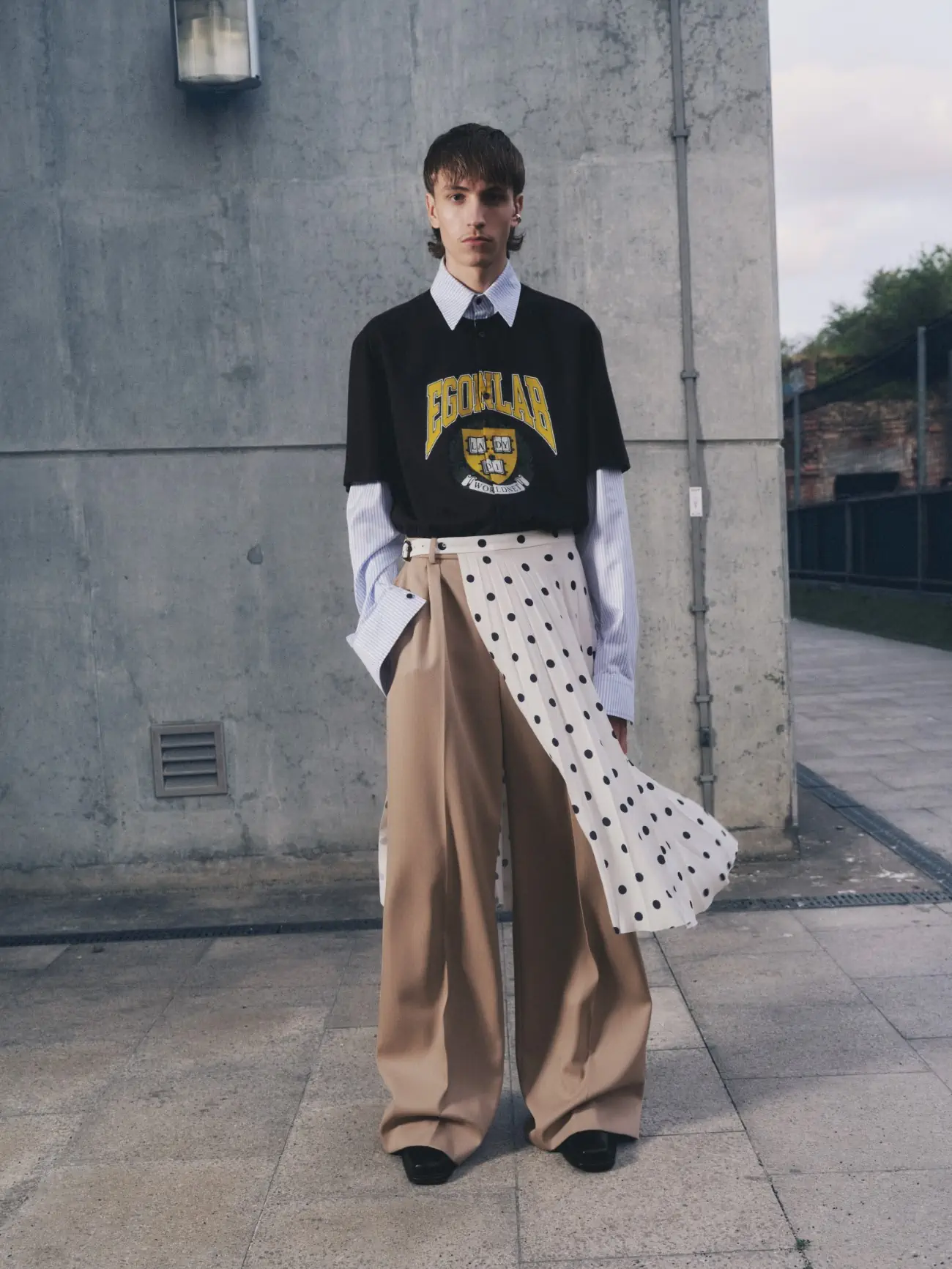 La collection Printemps 2025 d'EGONLAB, une exploration de la familiarité et de la fraîcheur inspirée de Londres