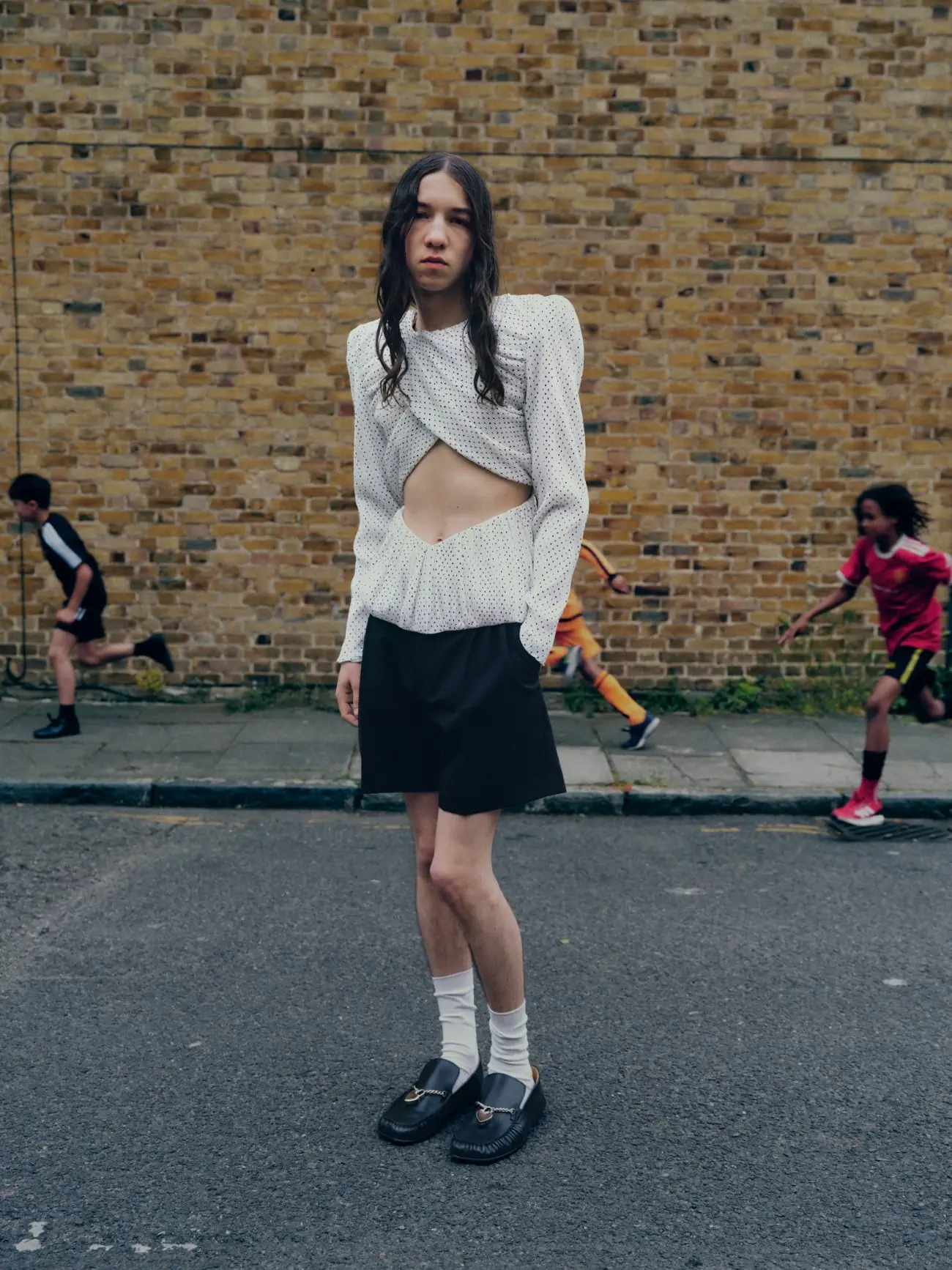 La collection Printemps 2025 d'EGONLAB, une exploration de la familiarité et de la fraîcheur inspirée de Londres