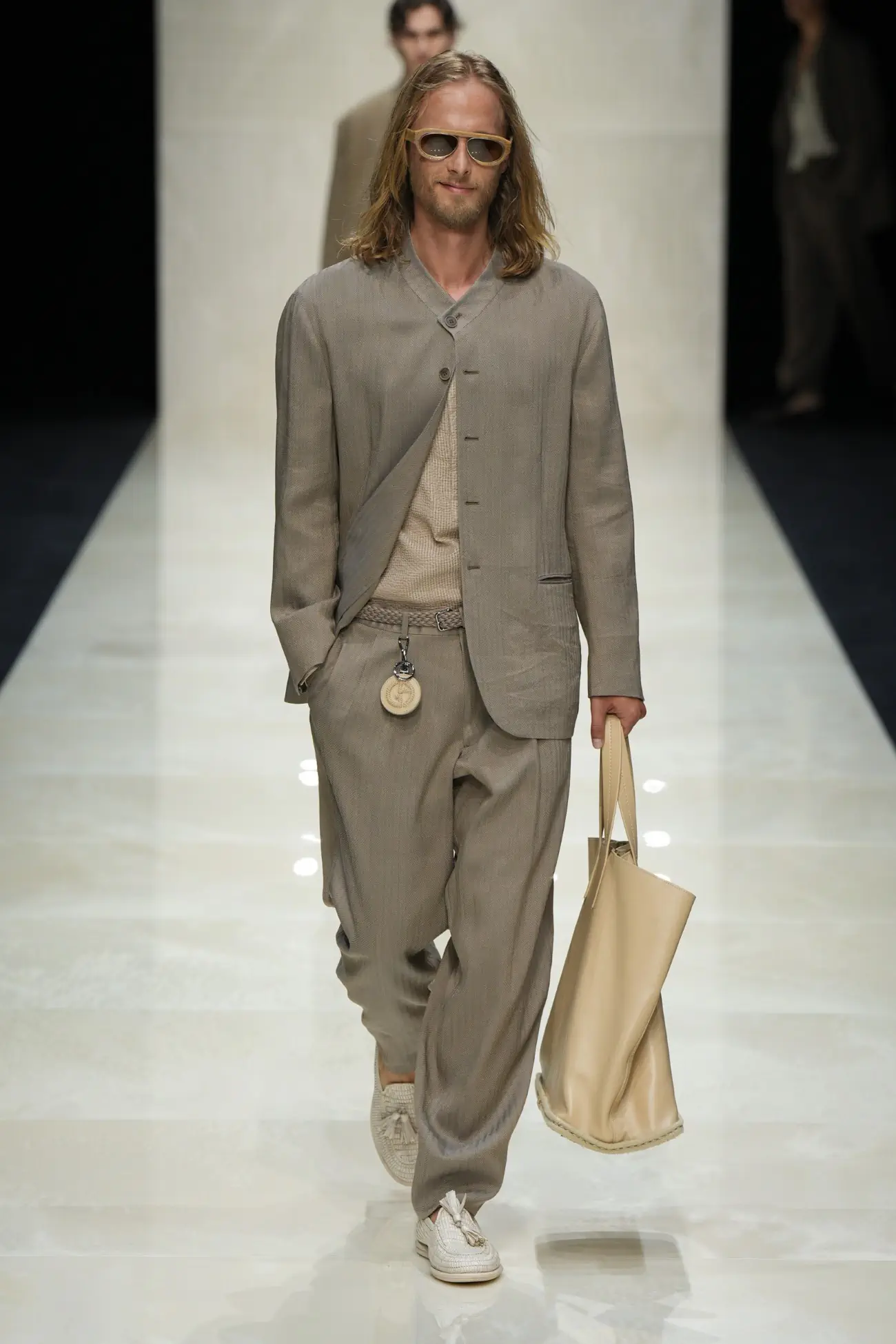 Giorgio Armani dévoile une collection Printemps 2025 décontractée