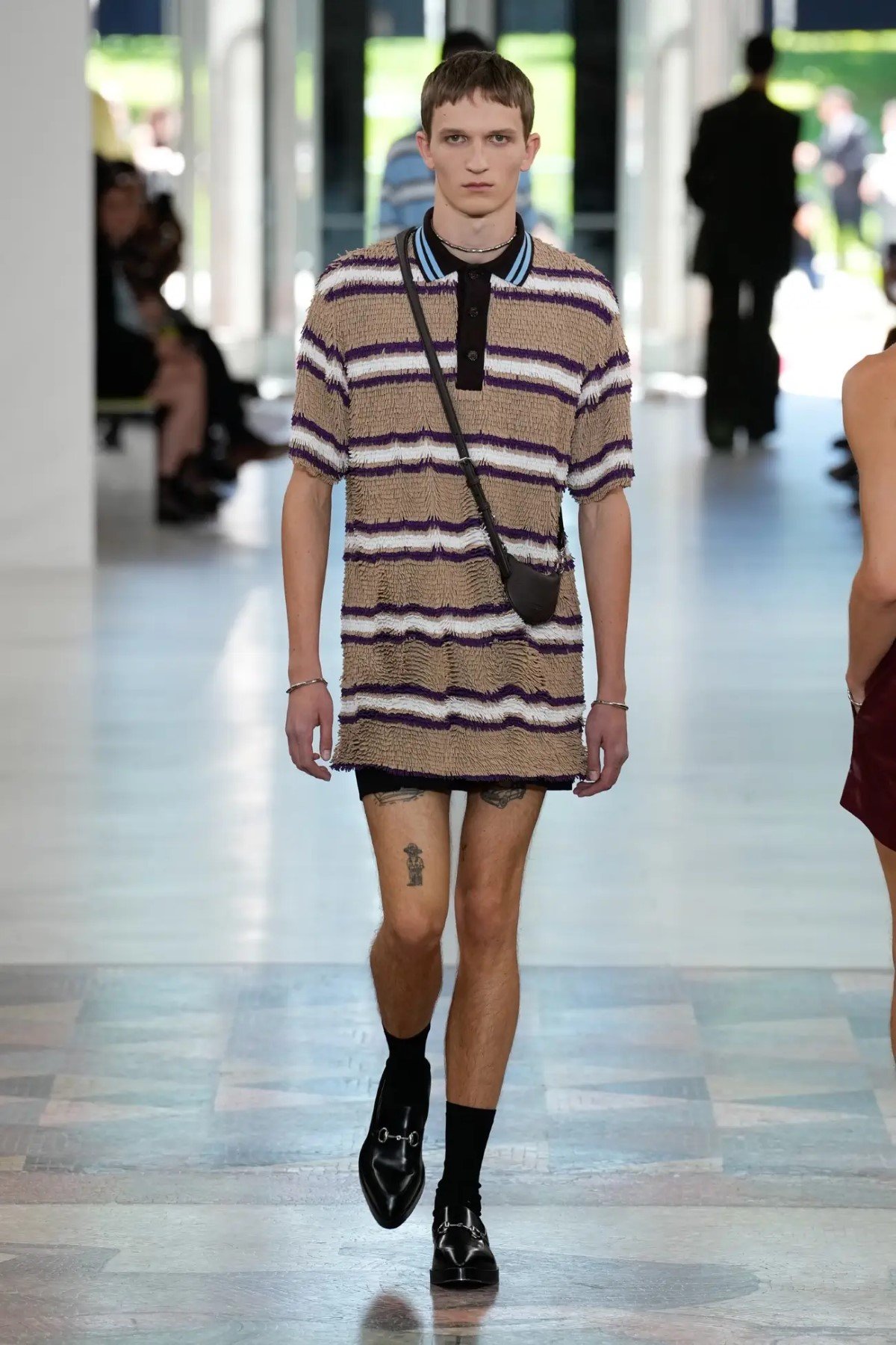 GUCCI surfe sur les vagues avec sa collection homme Printemps 2025 inspirée du surf