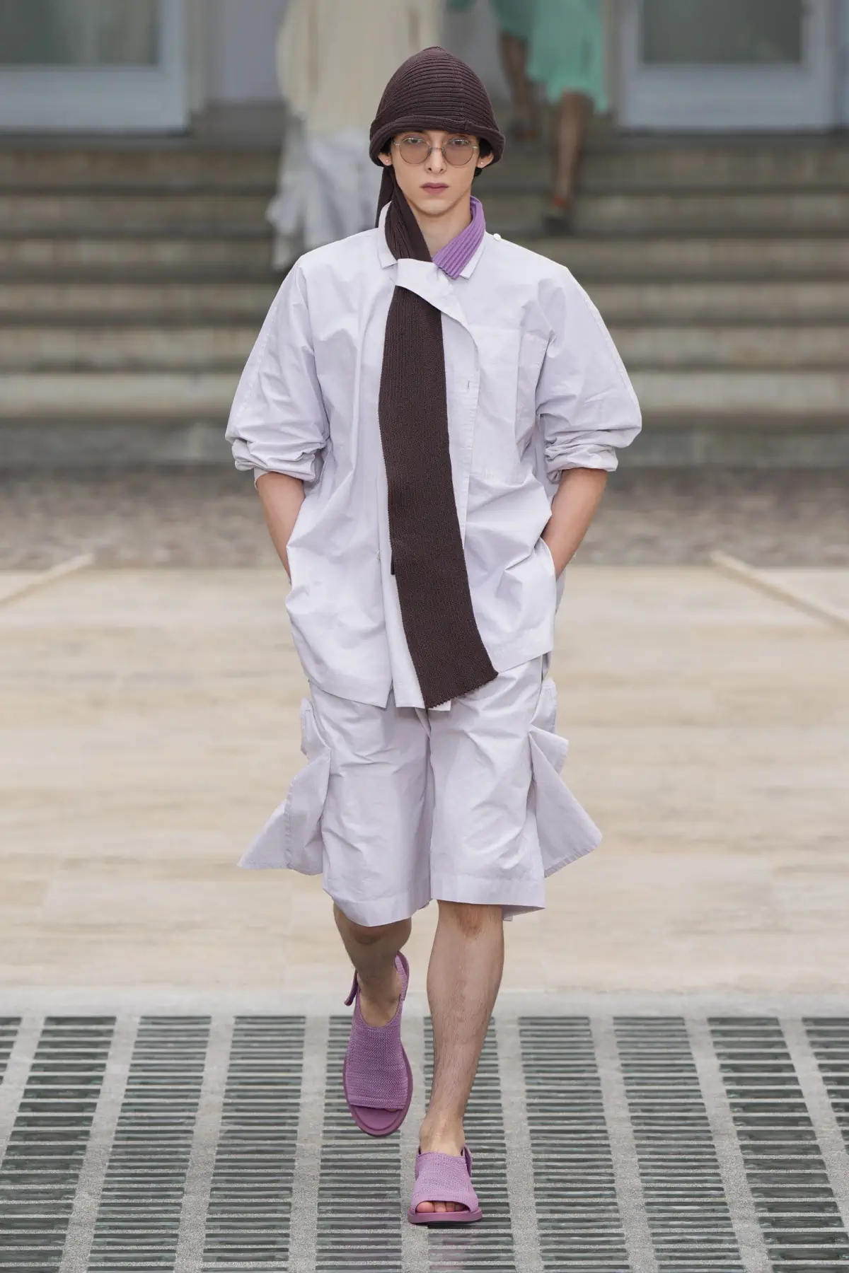 La collection Printemps 2025 d'HOMME PLISSÉ ISSEY MIYAKE s'envole avec le vent