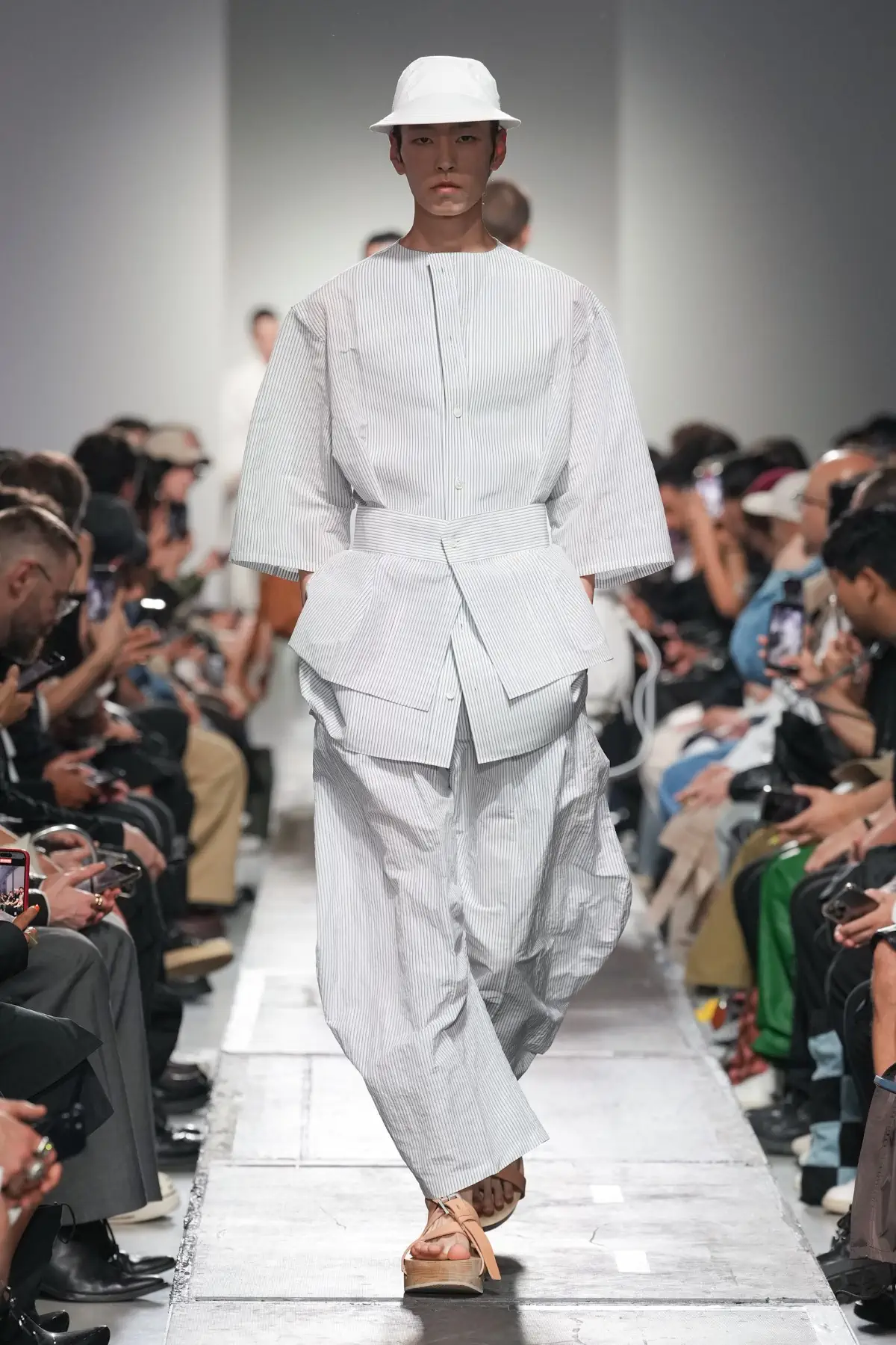 Hed Mayner Printemps 2025, une exploration audacieuse des volumes et de la déconstruction