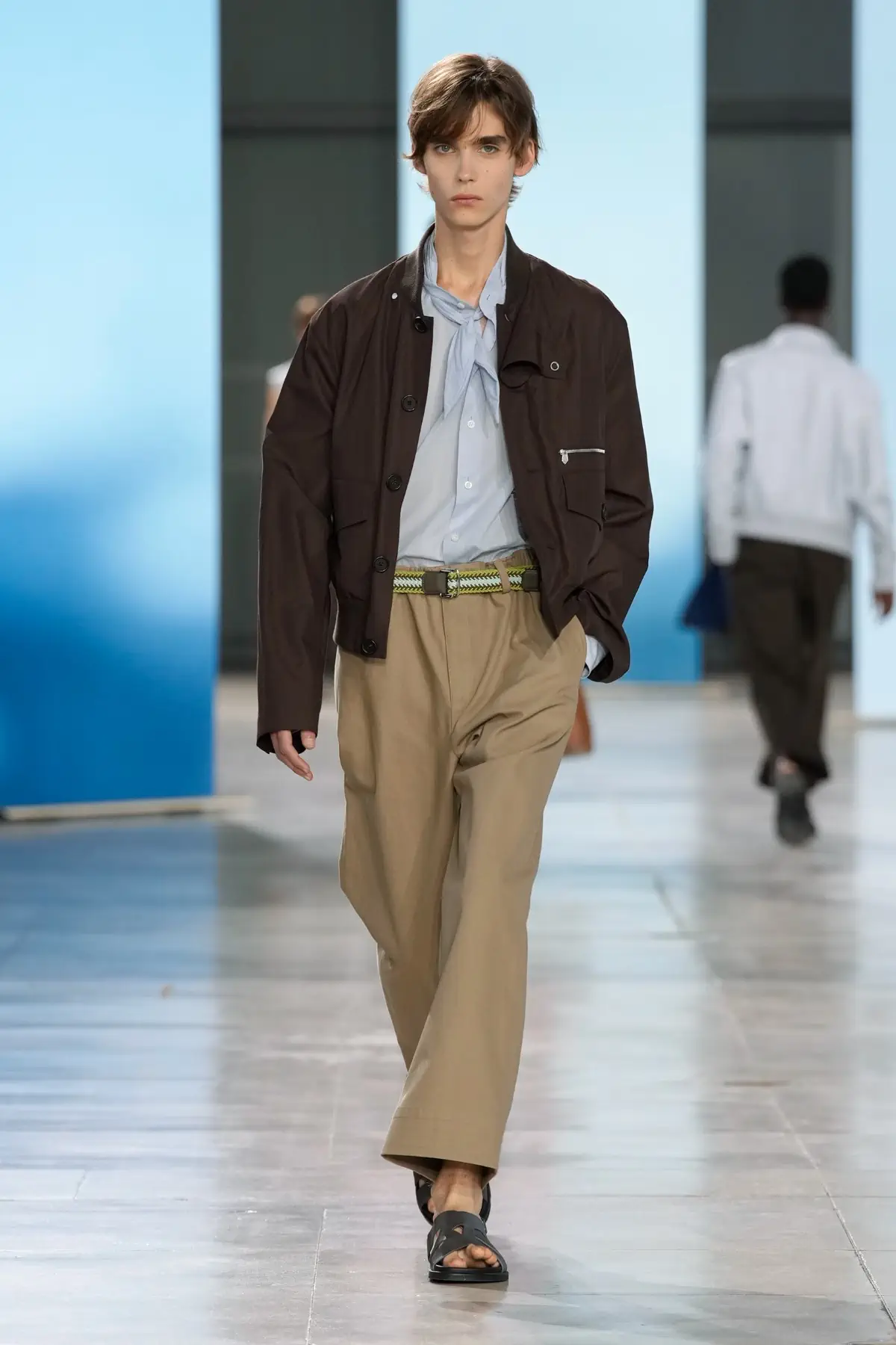 Hermès Printemps 2025, Une escapade au bord de la mer dans un confort luxueux