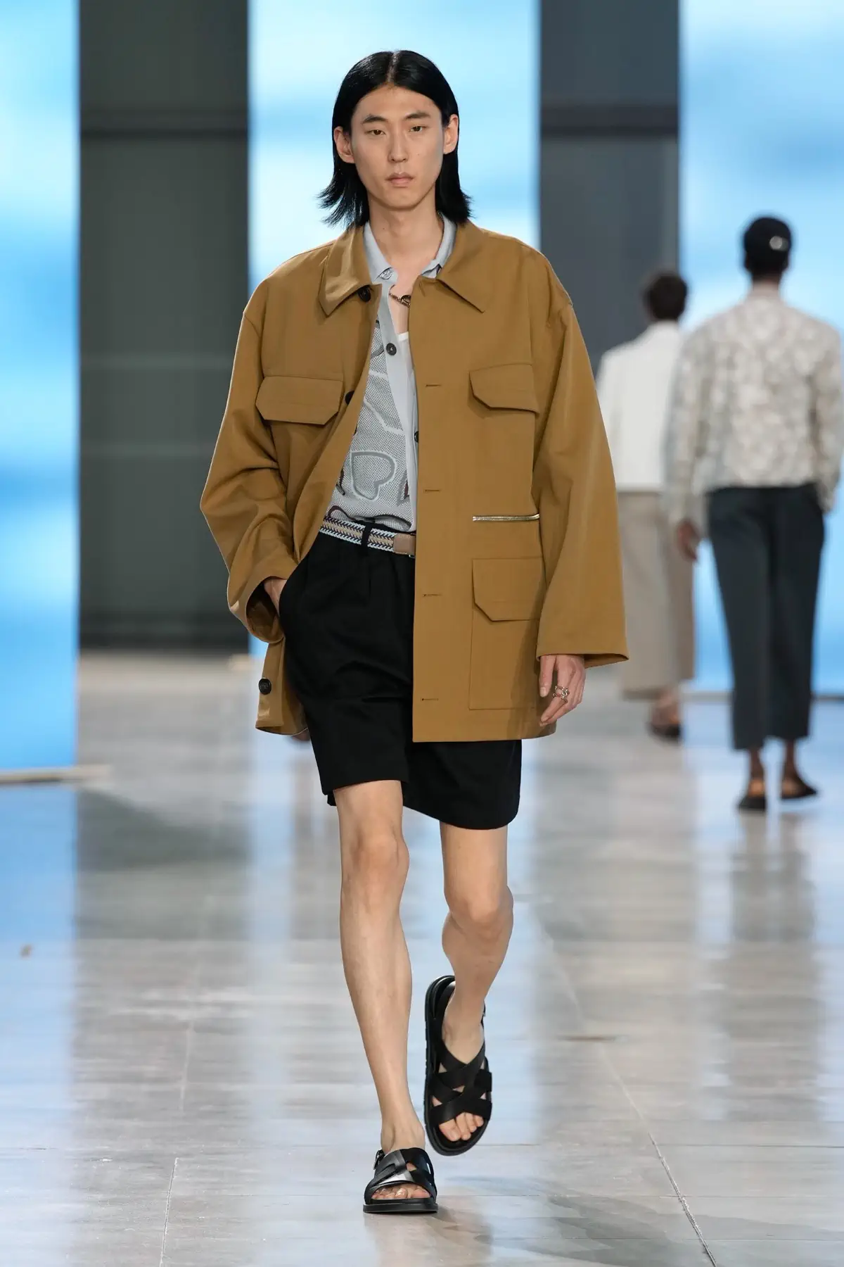 Hermès Printemps 2025, Une escapade au bord de la mer dans un confort luxueux