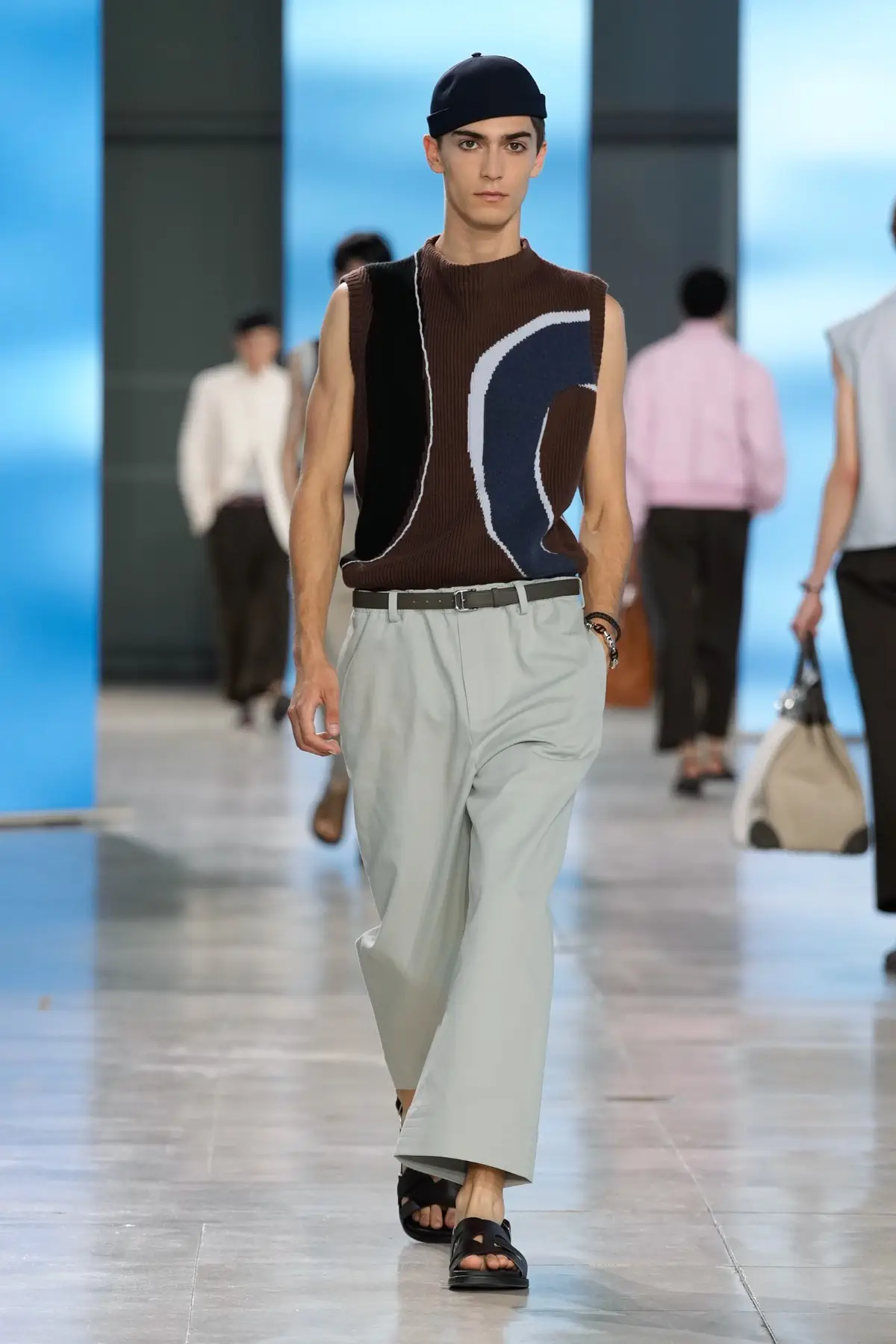 Hermès Printemps 2025, Une escapade au bord de la mer dans un confort luxueux