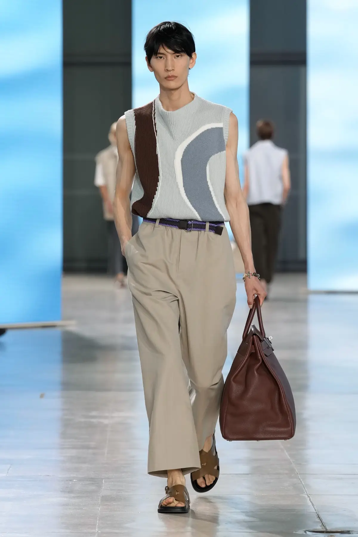 Hermès Printemps 2025, Une escapade au bord de la mer dans un confort luxueux