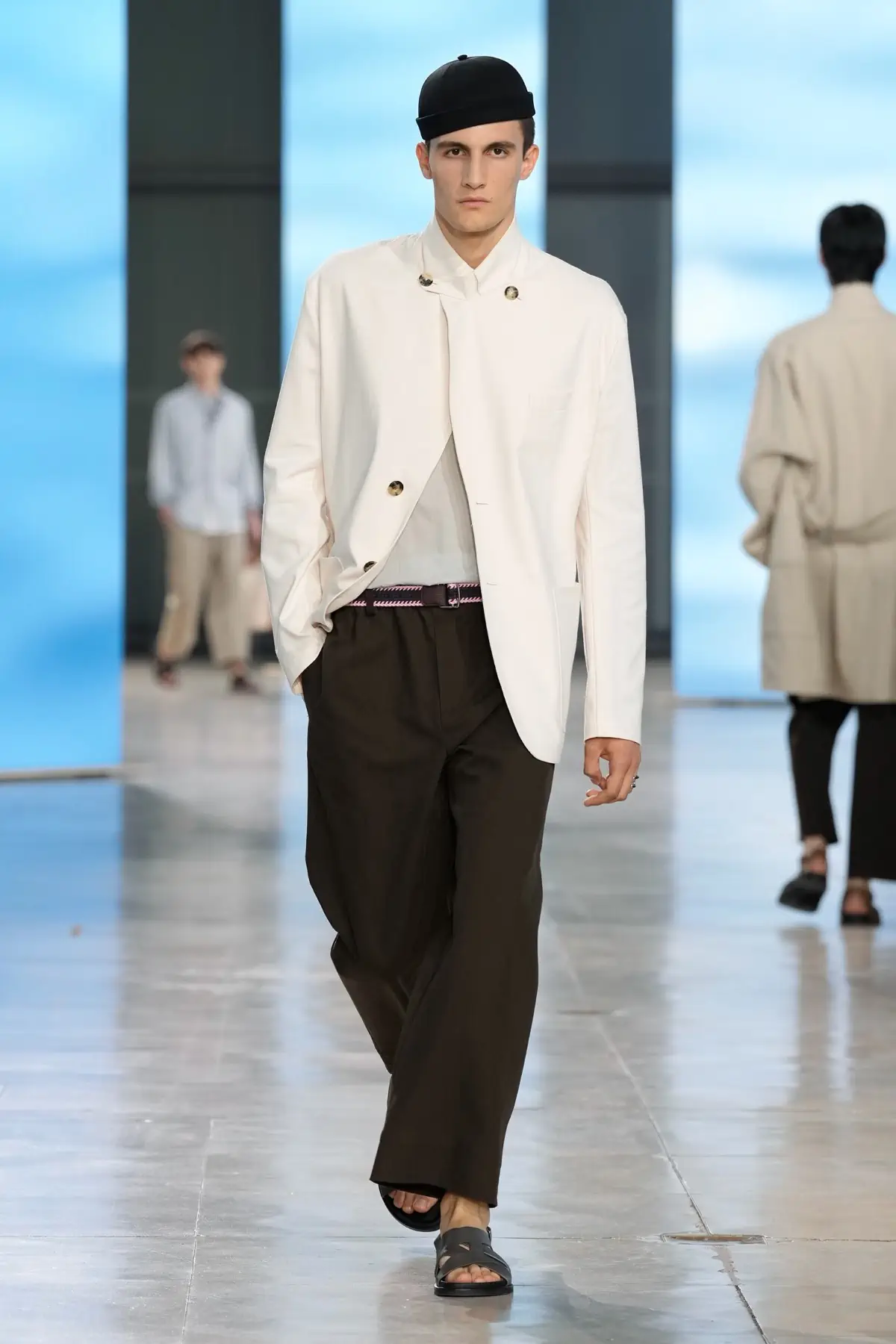 Hermès Printemps 2025, Une escapade au bord de la mer dans un confort luxueux