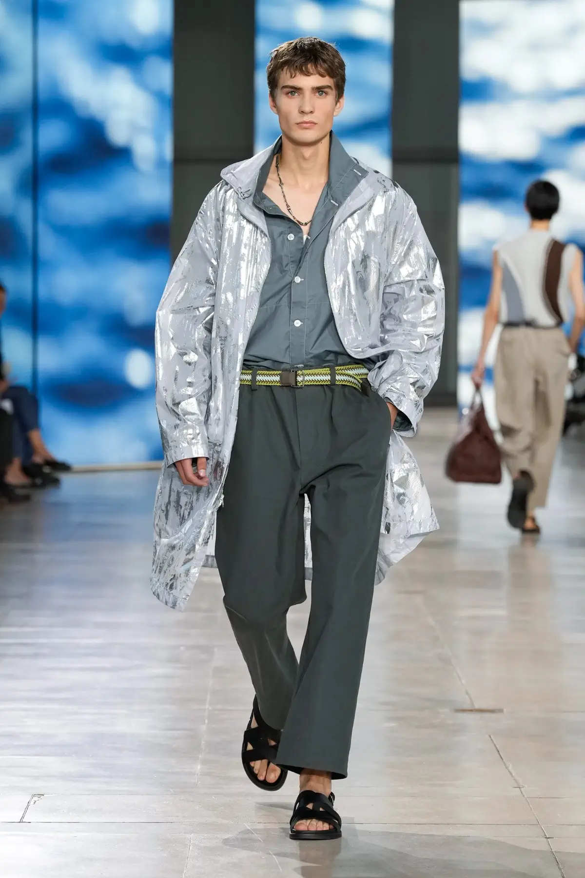 Hermès Printemps 2025, Une escapade au bord de la mer dans un confort luxueux