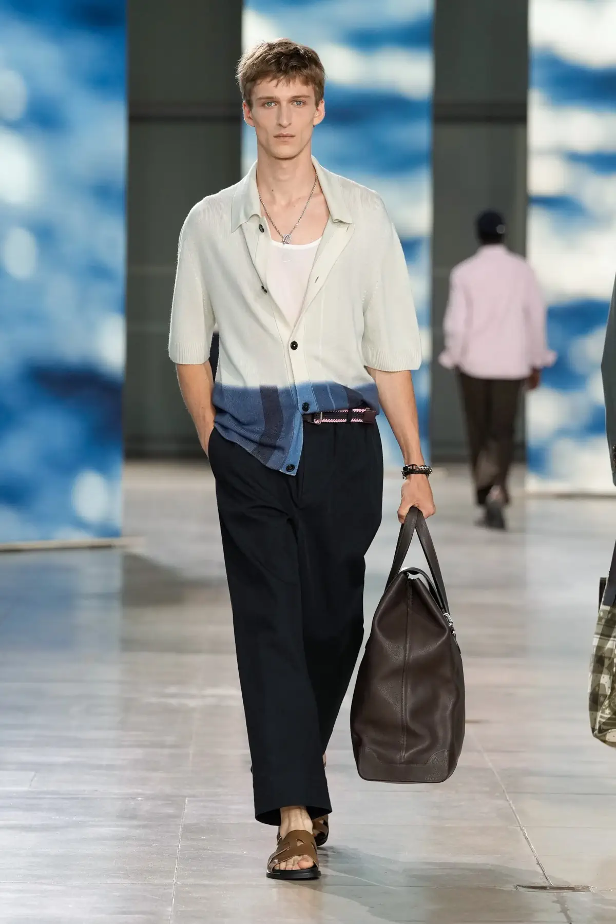 Hermès Printemps 2025, Une escapade au bord de la mer dans un confort luxueux