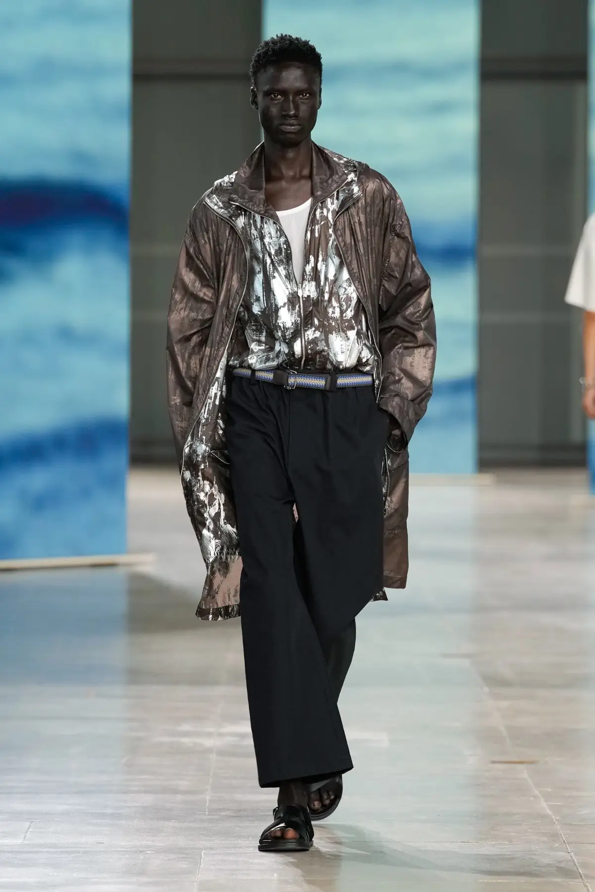 Hermès Printemps 2025, Une escapade au bord de la mer dans un confort luxueux