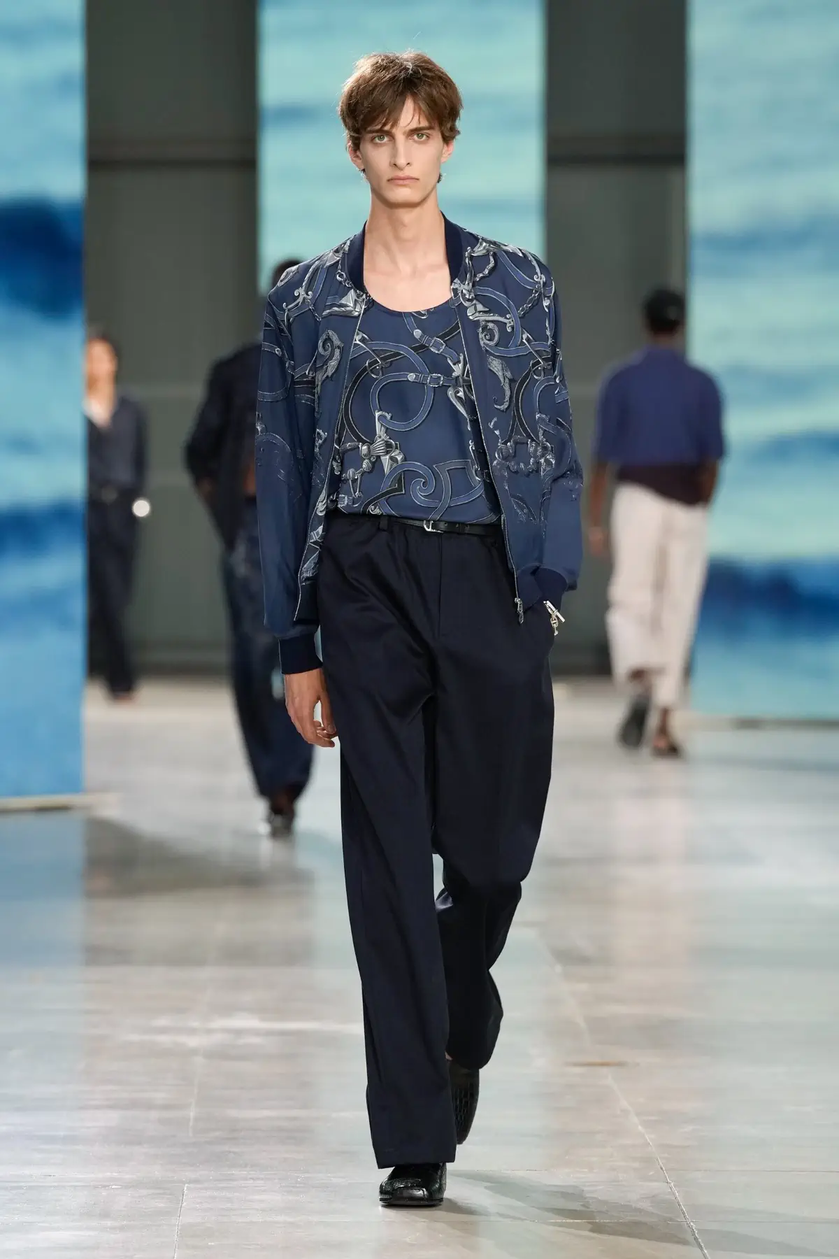 Hermès Printemps 2025, Une escapade au bord de la mer dans un confort luxueux