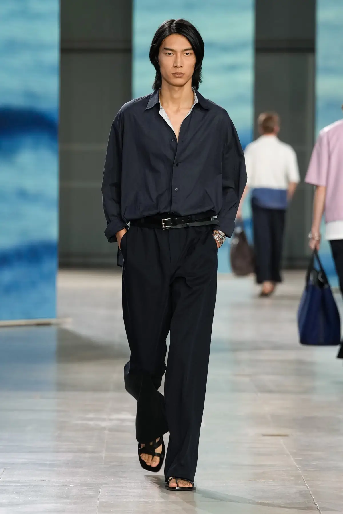 Hermès Printemps 2025, Une escapade au bord de la mer dans un confort luxueux