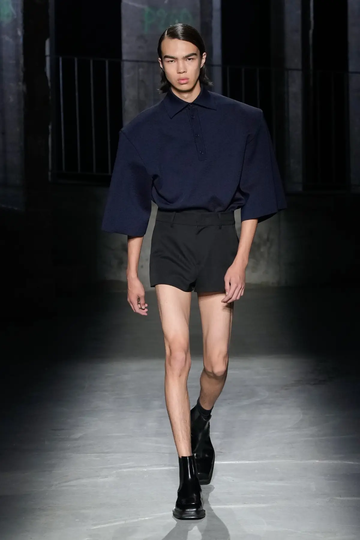 Juun.J Printemps 2025, une fusion de masculinité et de fluidité