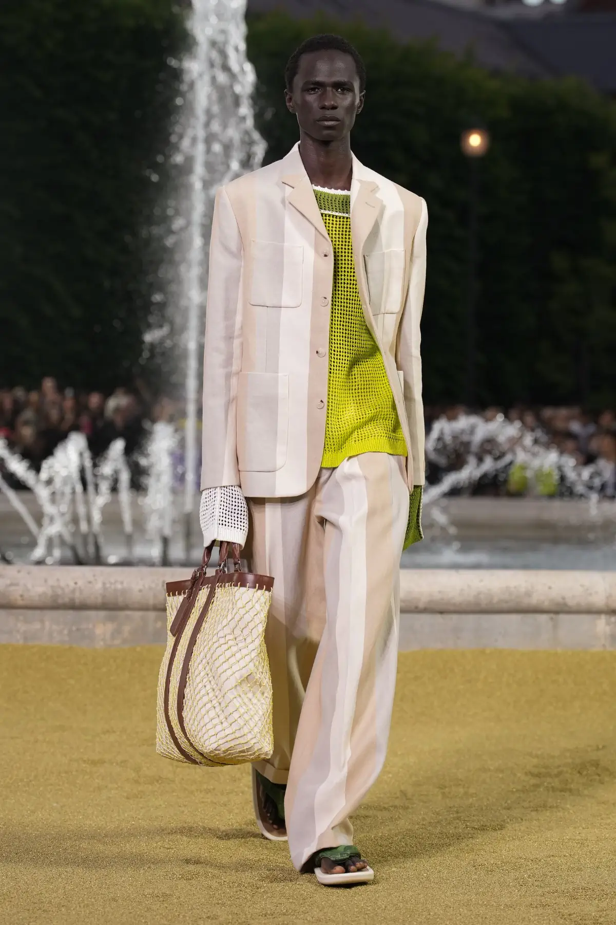 Nigo emmène KENZO dans une aventure dorée pour le Printemps 2025