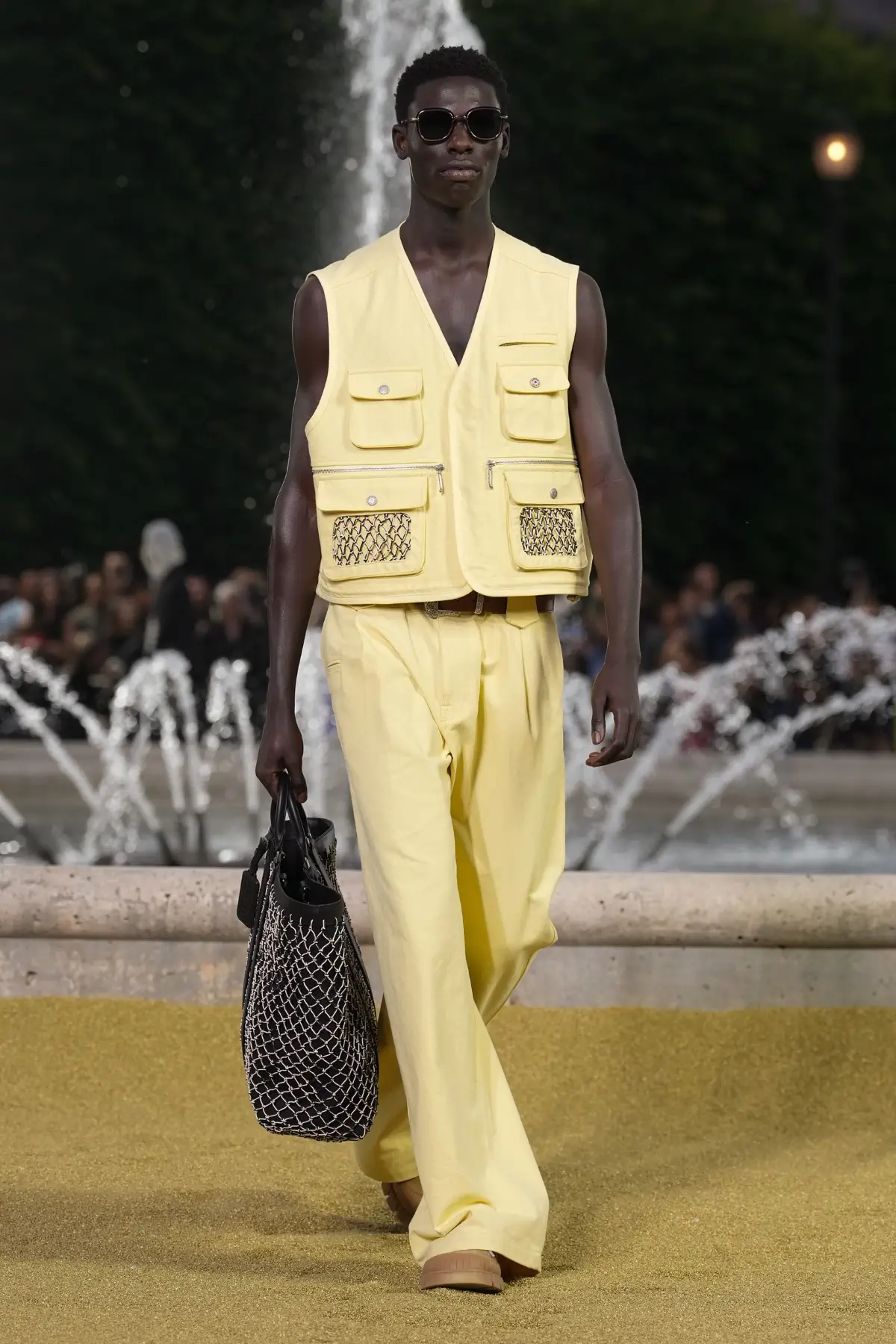 Nigo emmène KENZO dans une aventure dorée pour le Printemps 2025