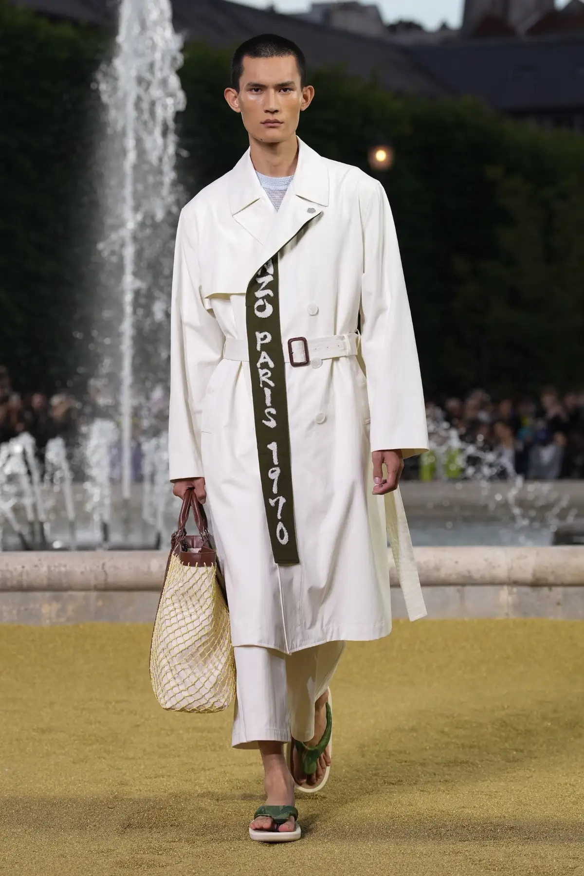 Nigo emmène KENZO dans une aventure dorée pour le Printemps 2025