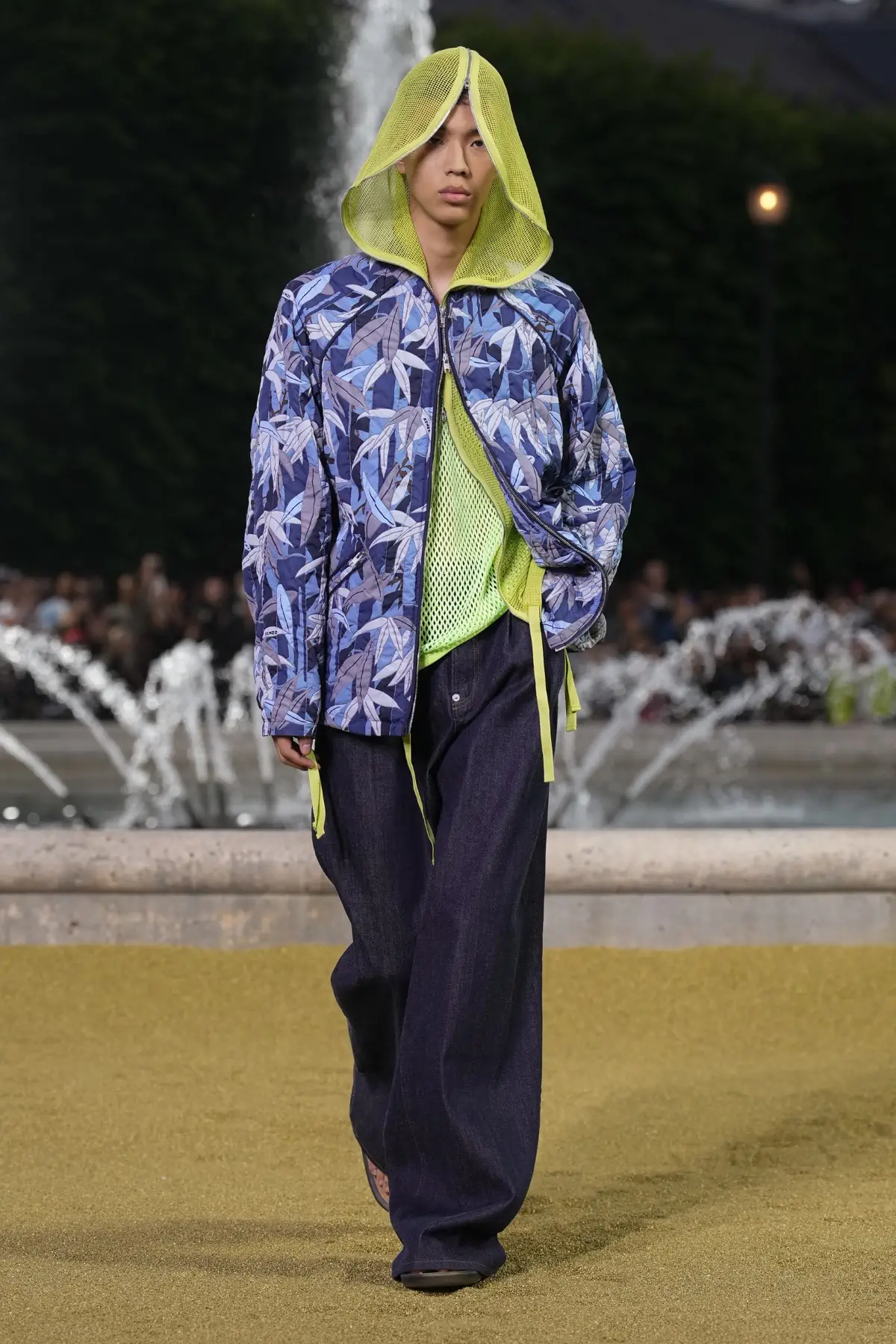 Nigo emmène KENZO dans une aventure dorée pour le Printemps 2025