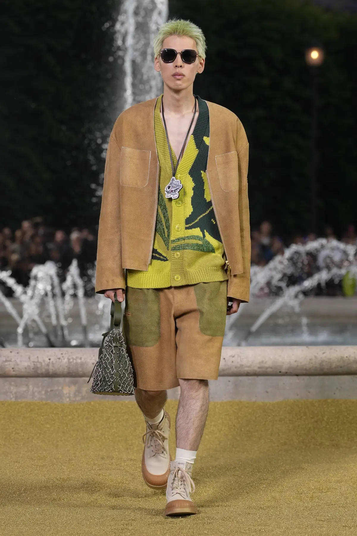 Nigo emmène KENZO dans une aventure dorée pour le Printemps 2025