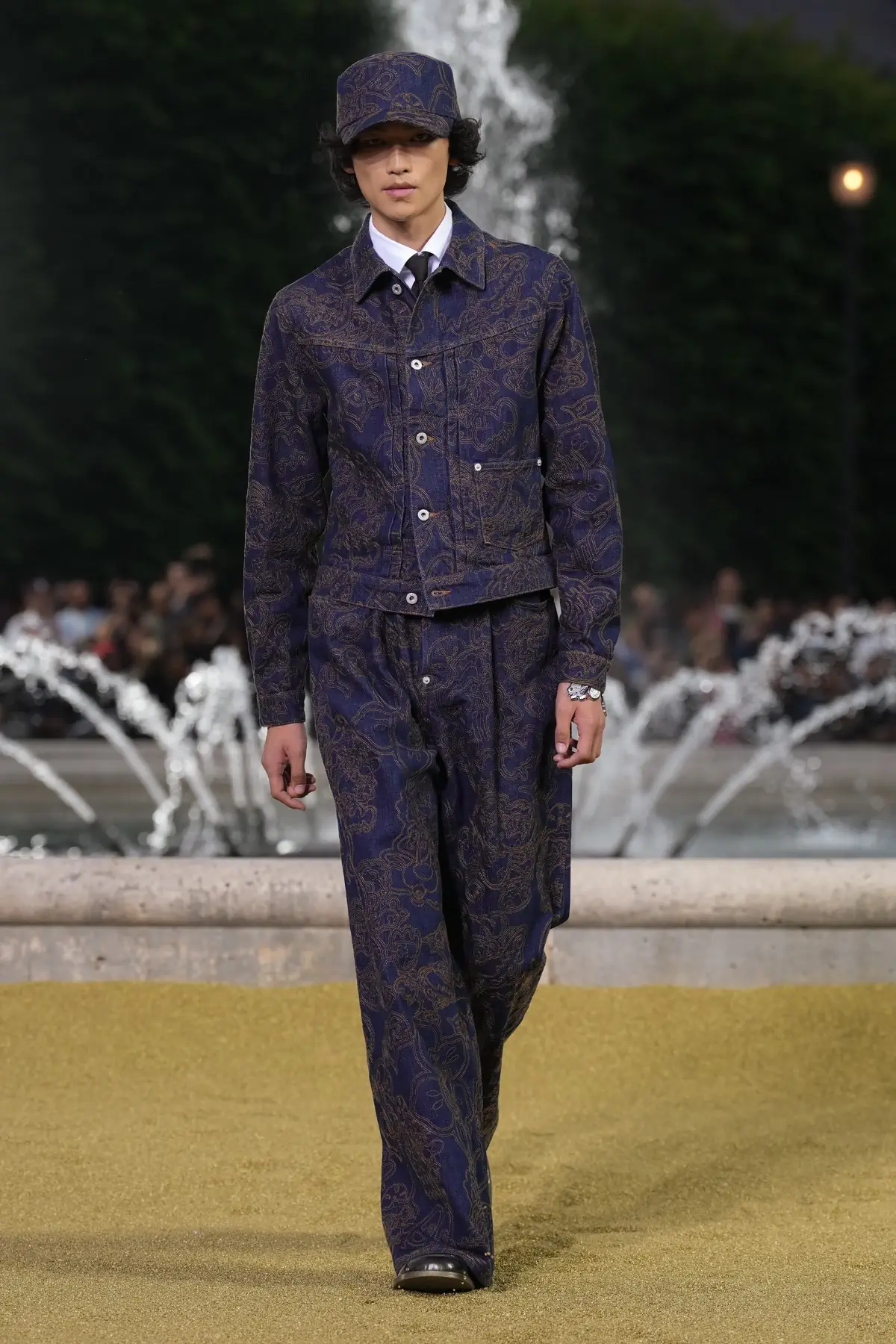 Nigo emmène KENZO dans une aventure dorée pour le Printemps 2025