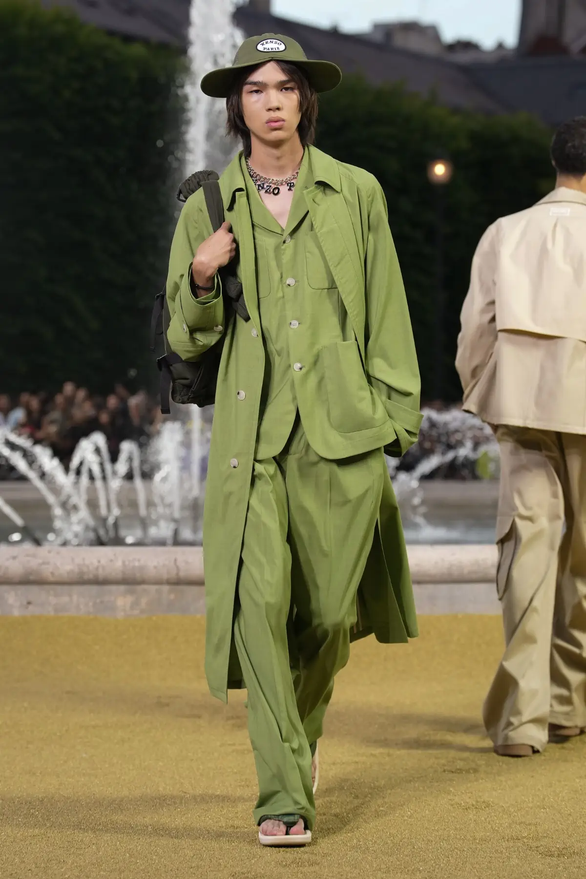 Nigo emmène KENZO dans une aventure dorée pour le Printemps 2025