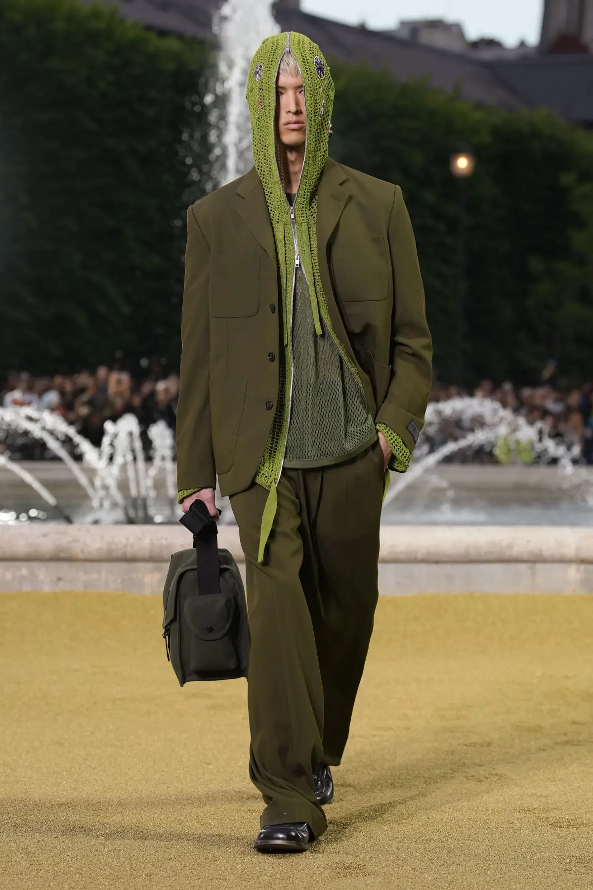 Nigo emmène KENZO dans une aventure dorée pour le Printemps 2025