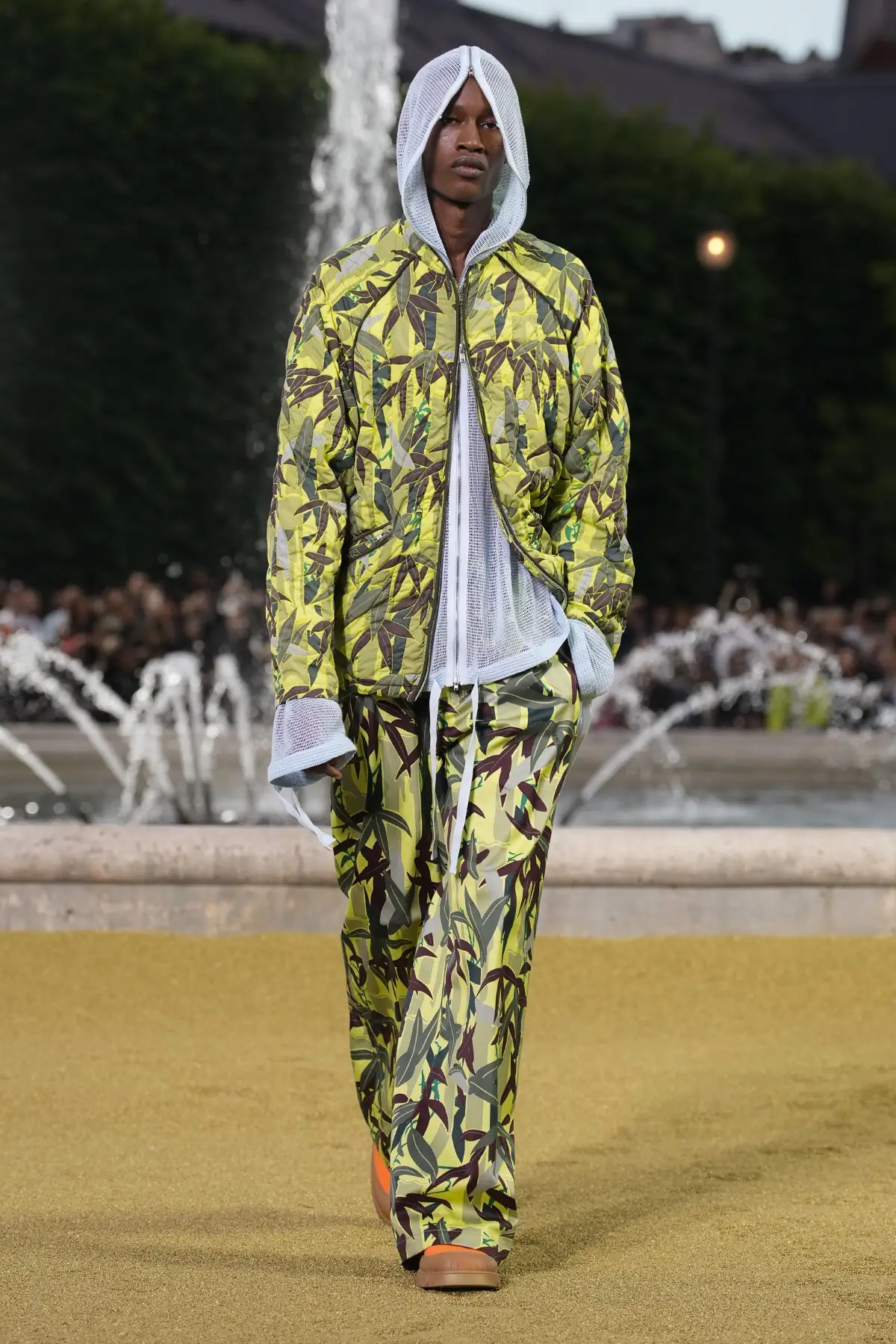Nigo emmène KENZO dans une aventure dorée pour le Printemps 2025