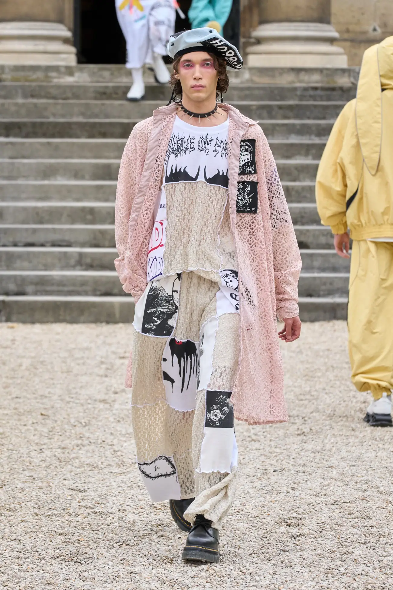 La collection Printemps 2025 de KIDILL, une fusion du street style tokyoïte et de l'inspiration Harajuku