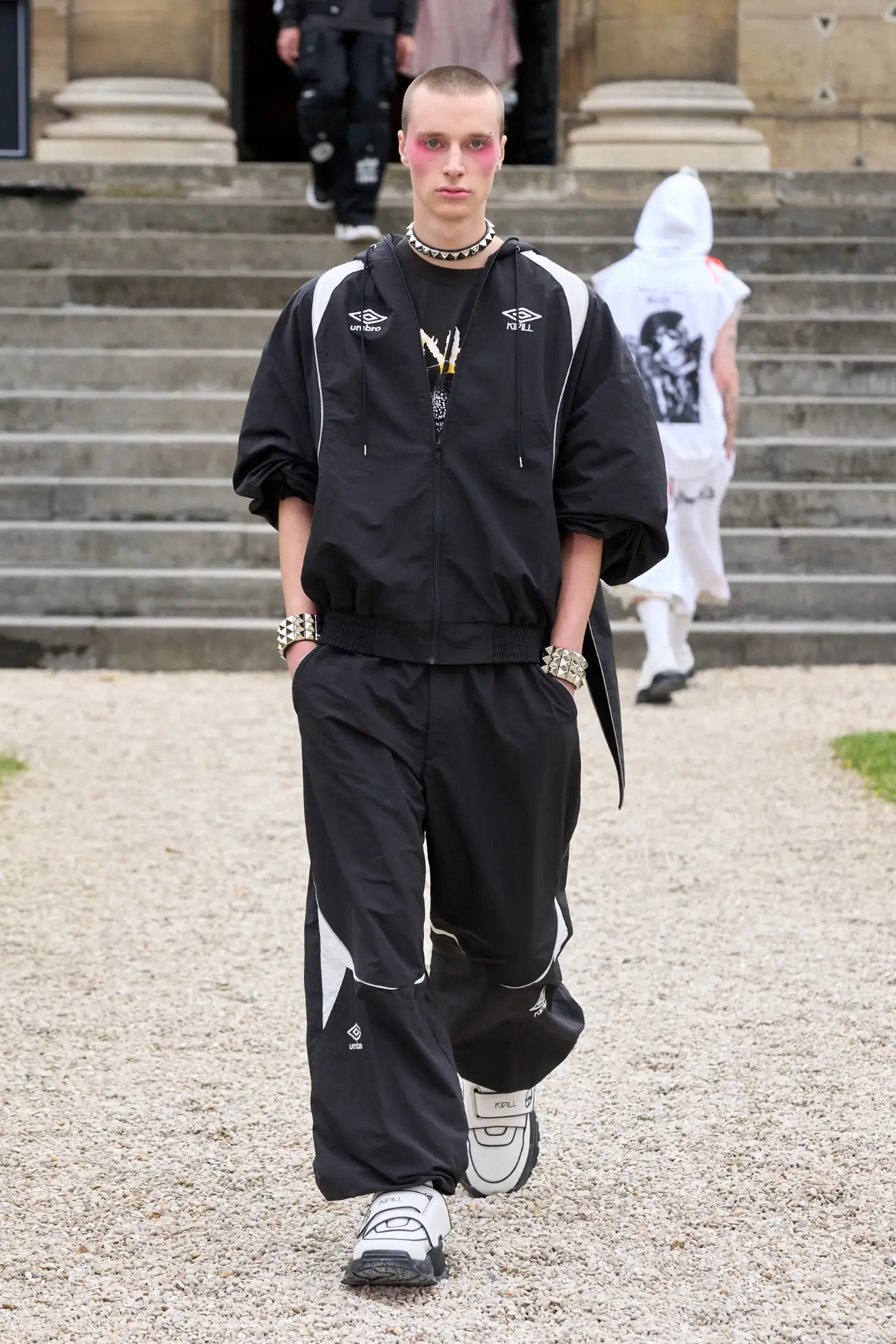 La collection Printemps 2025 de KIDILL, une fusion du street style tokyoïte et de l'inspiration Harajuku